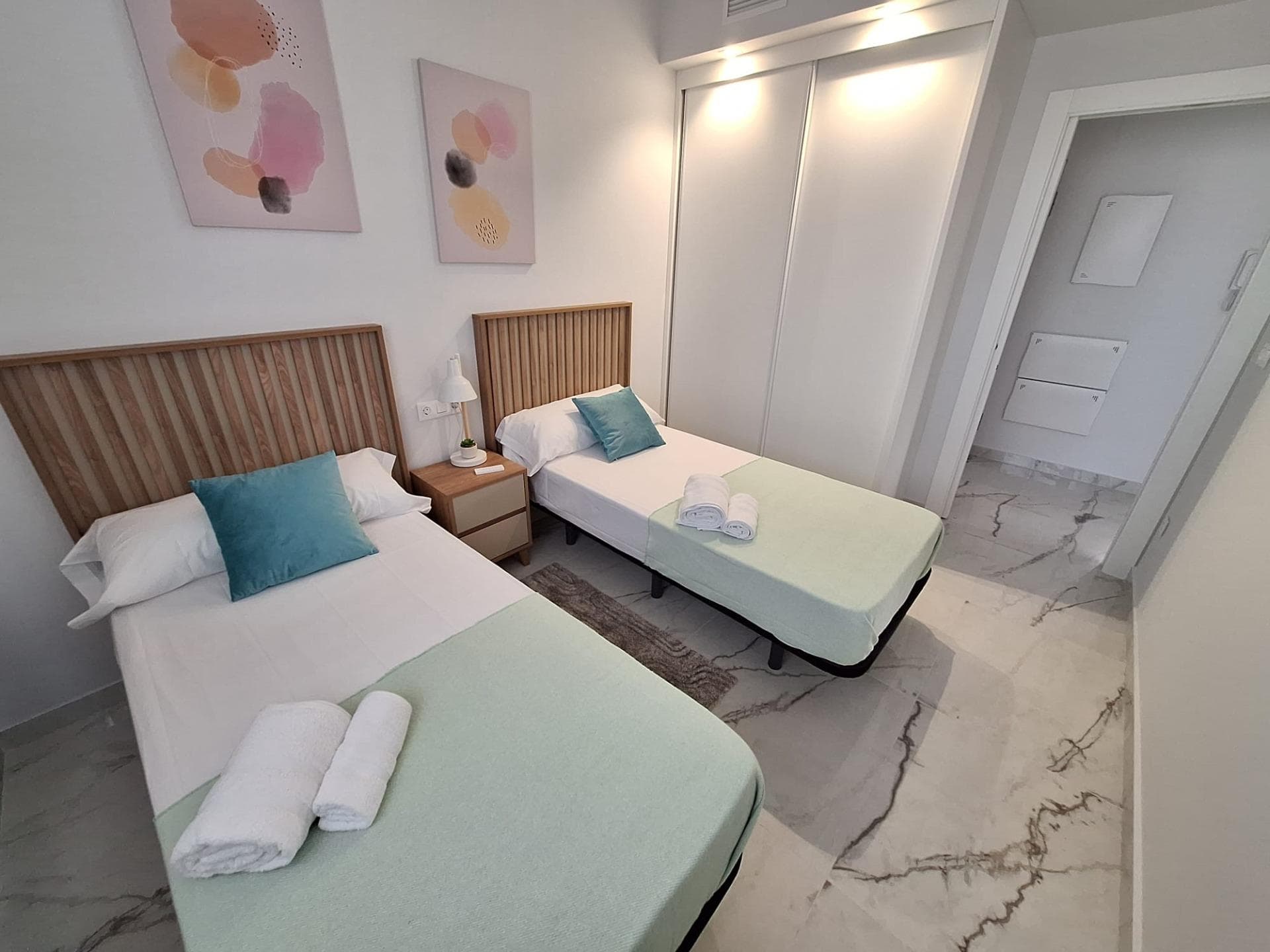2 bed Middle Floor Apartment in Orihuela Costa - 11