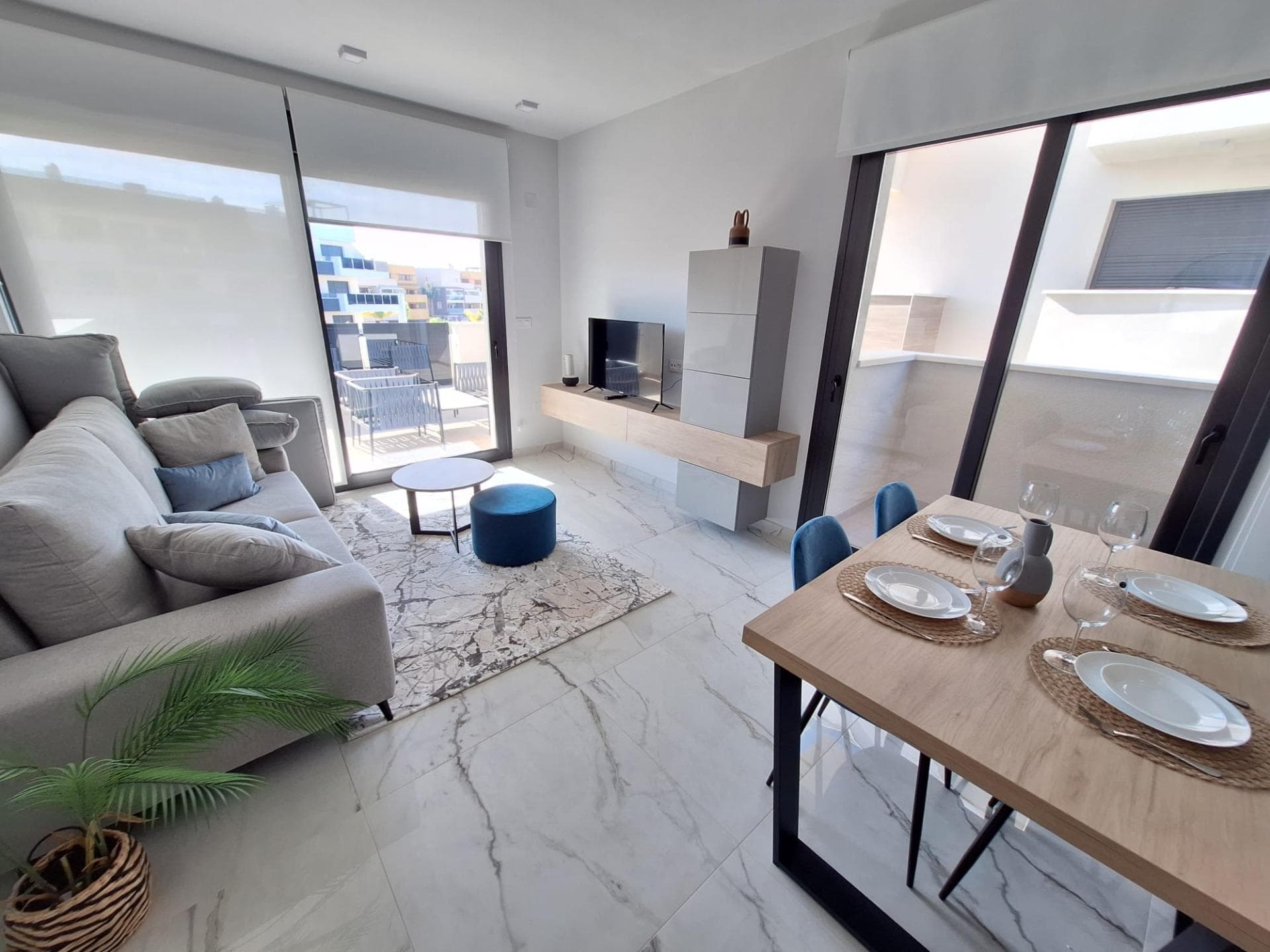 2 bed Middle Floor Apartment in Orihuela Costa - 4