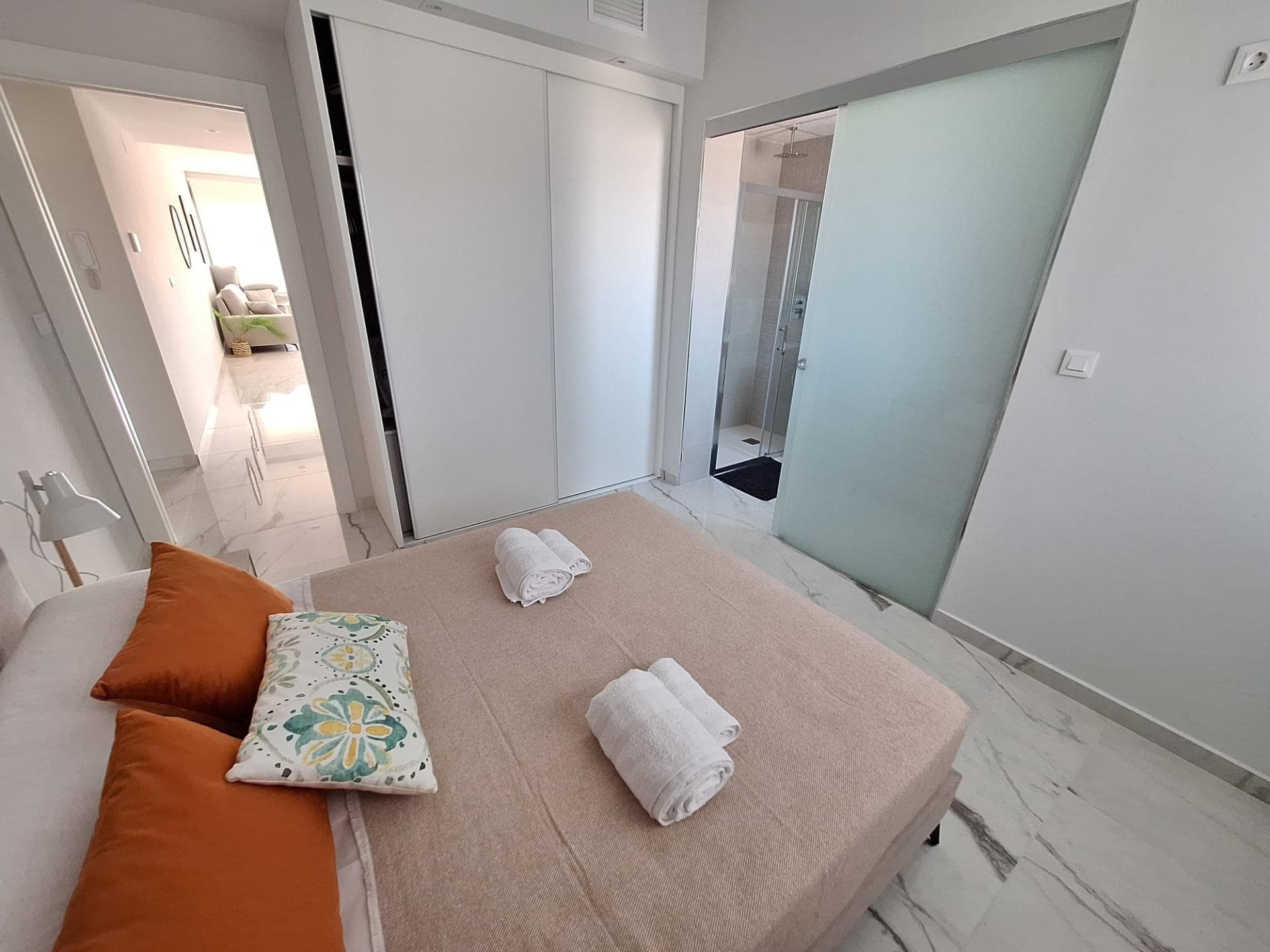 2 bed Middle Floor Apartment in Orihuela Costa - 9