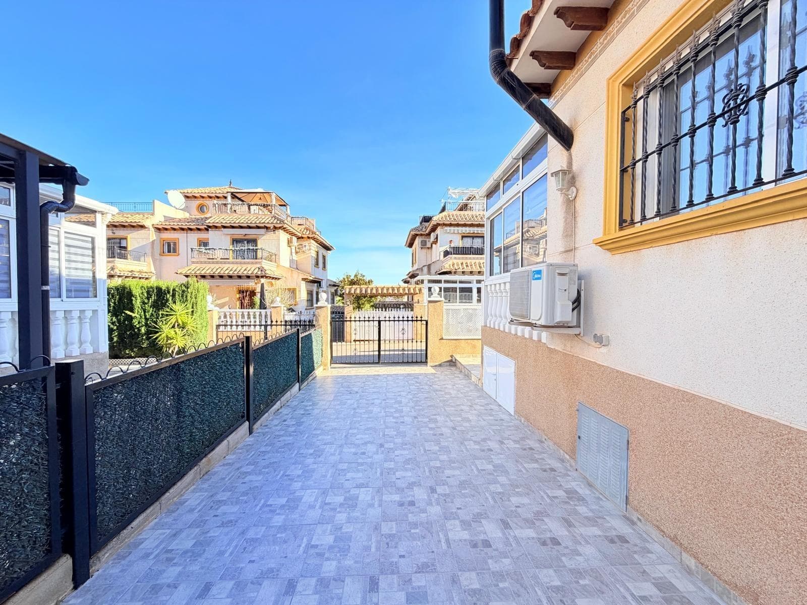 Geschakelde Woning met 2 slaapkamers in Orihuela Costa - 9