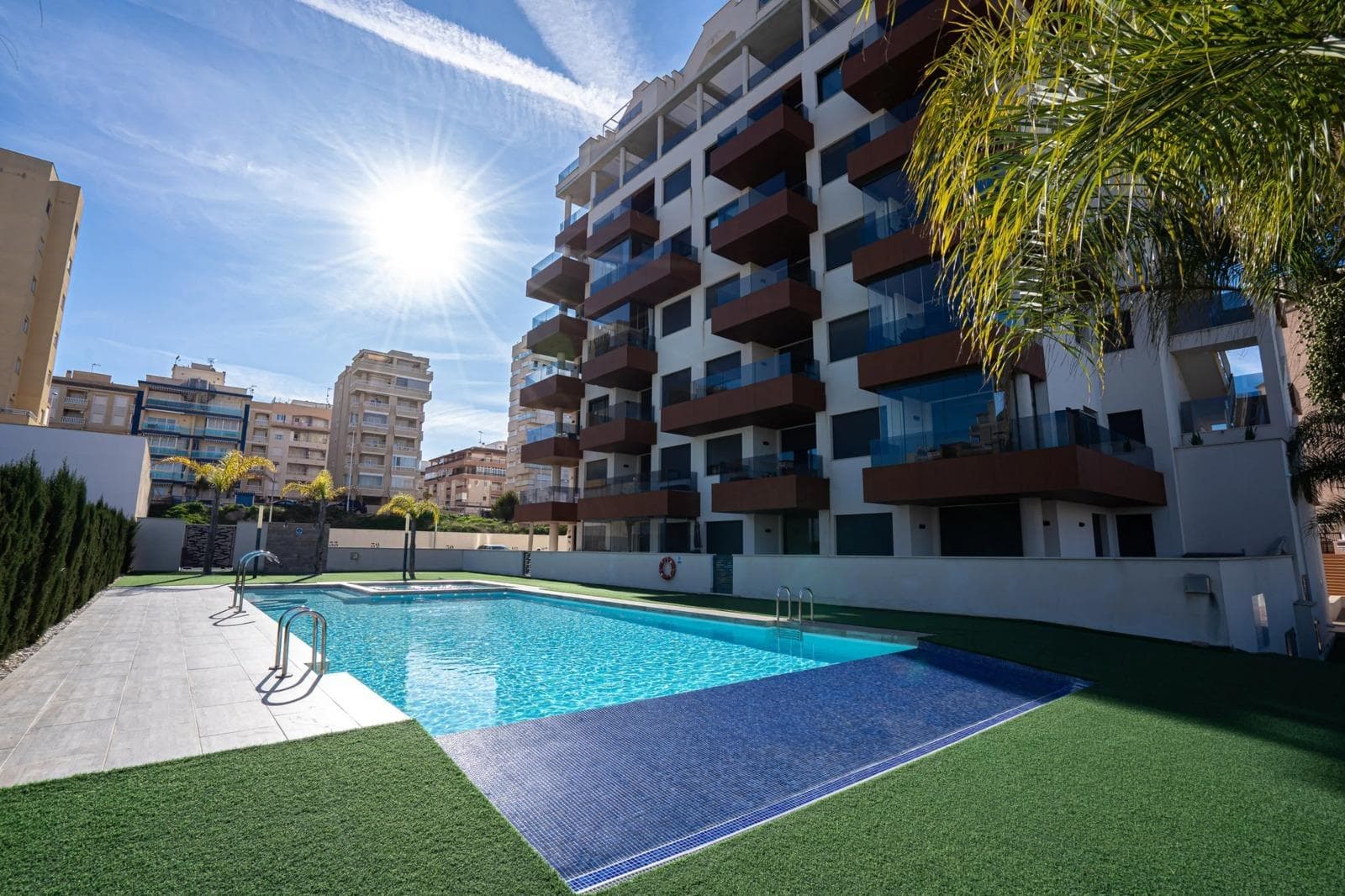 Apartamento Planta Media de 2 dormitorios en Guardamar del Segura - 1