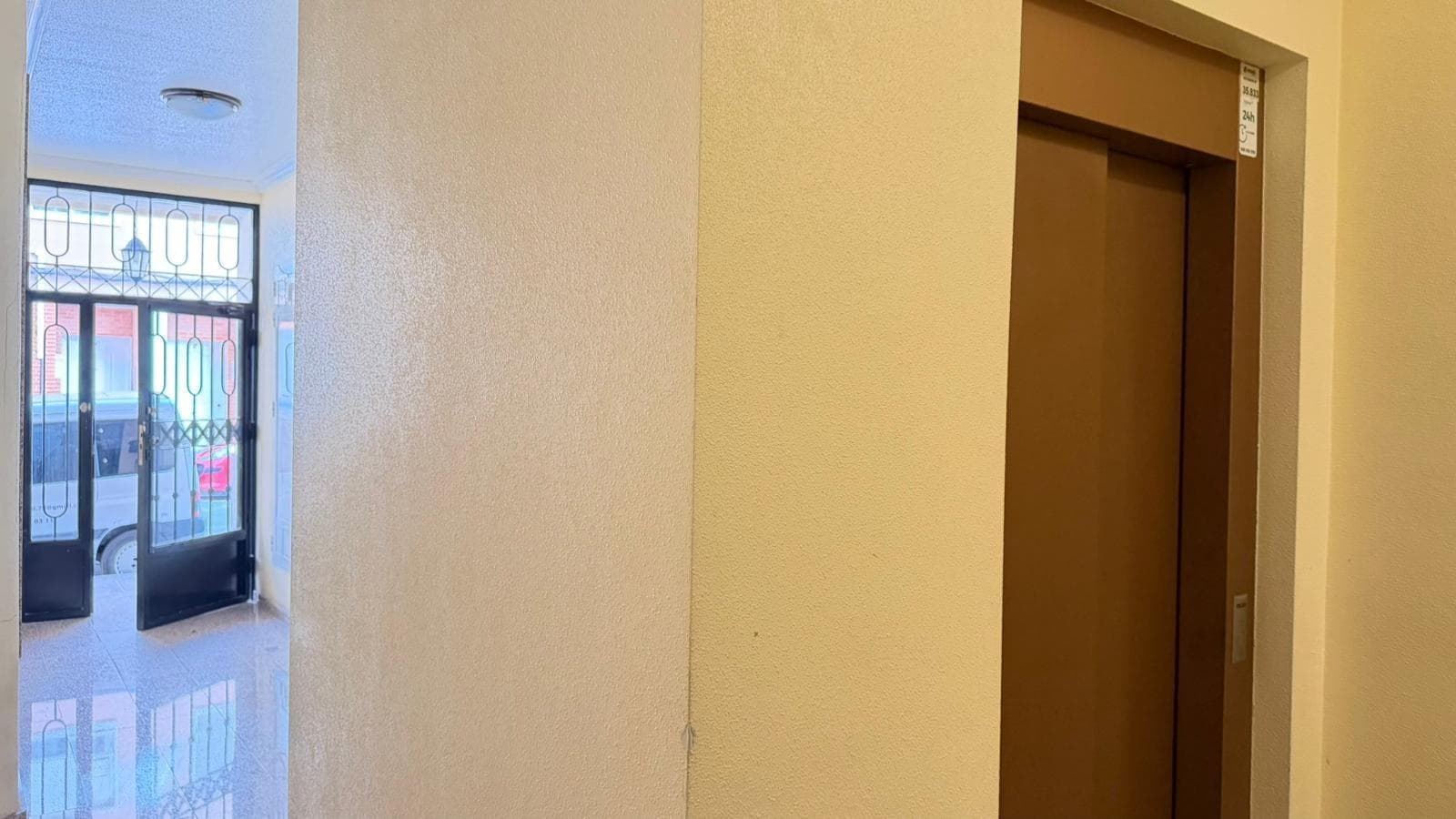 Tussenverdieping Appartement met 3 slaapkamers in Benijofar - 16