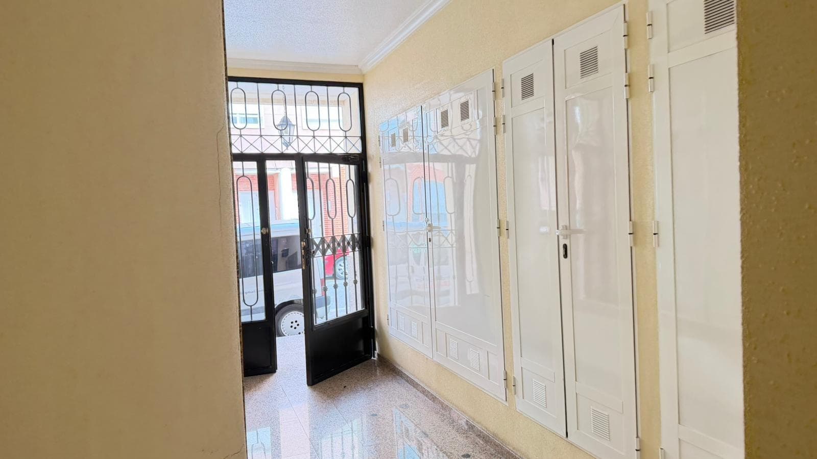 Tussenverdieping Appartement met 3 slaapkamers in Benijofar - 17