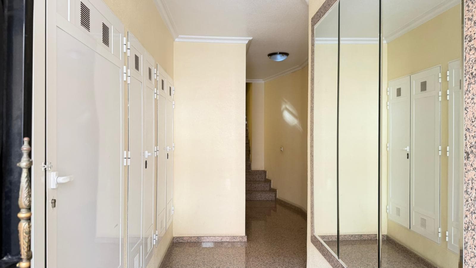 Tussenverdieping Appartement met 3 slaapkamers in Benijofar - 18