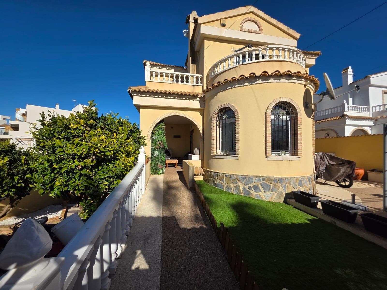 Vrijstaande Villa met 4 slaapkamers in Orihuela Costa - 10