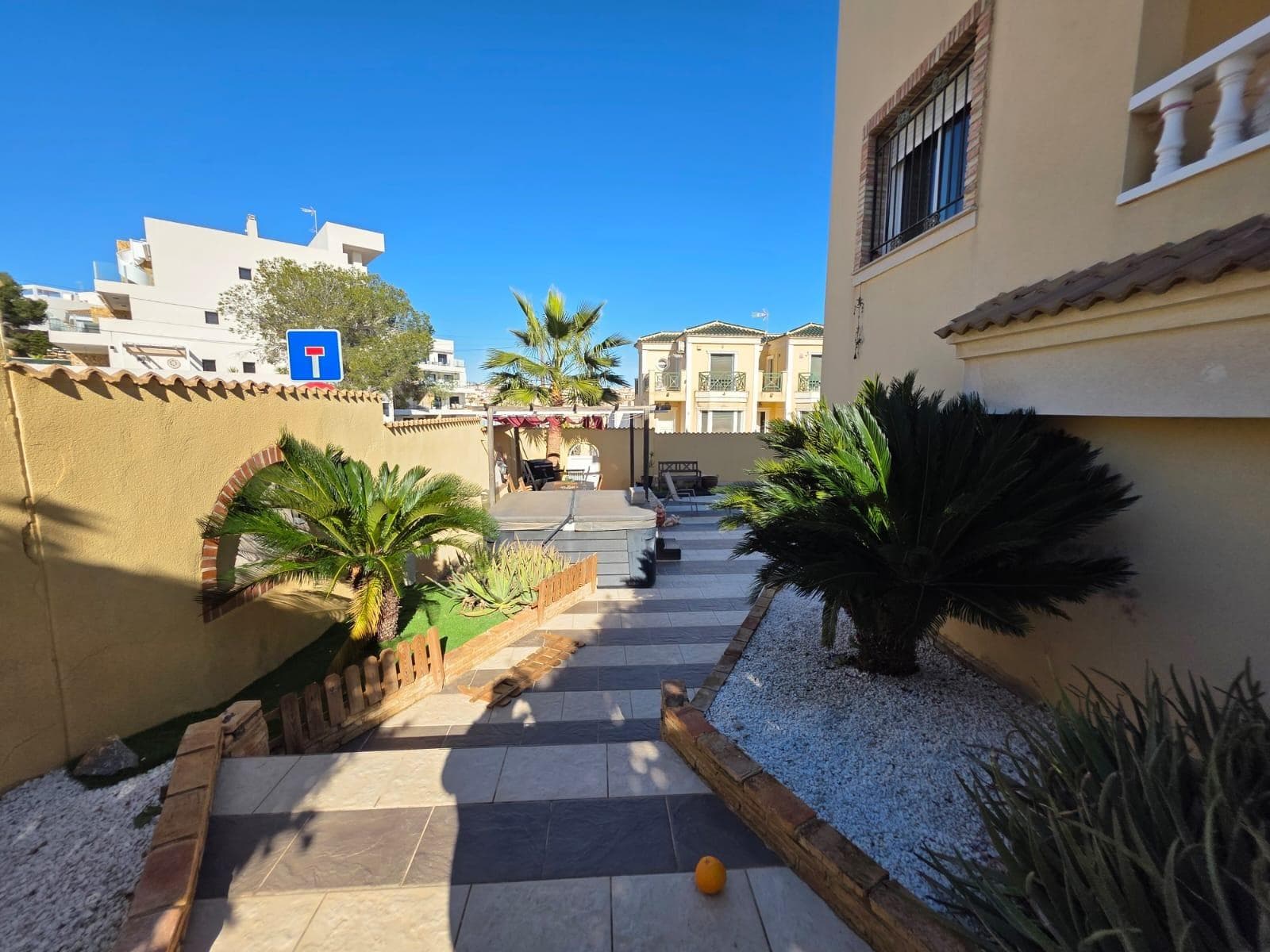 Vrijstaande Villa met 4 slaapkamers in Orihuela Costa - 12