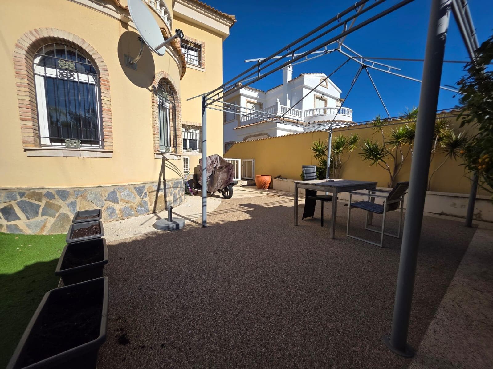 Vrijstaande Villa met 4 slaapkamers in Orihuela Costa - 26