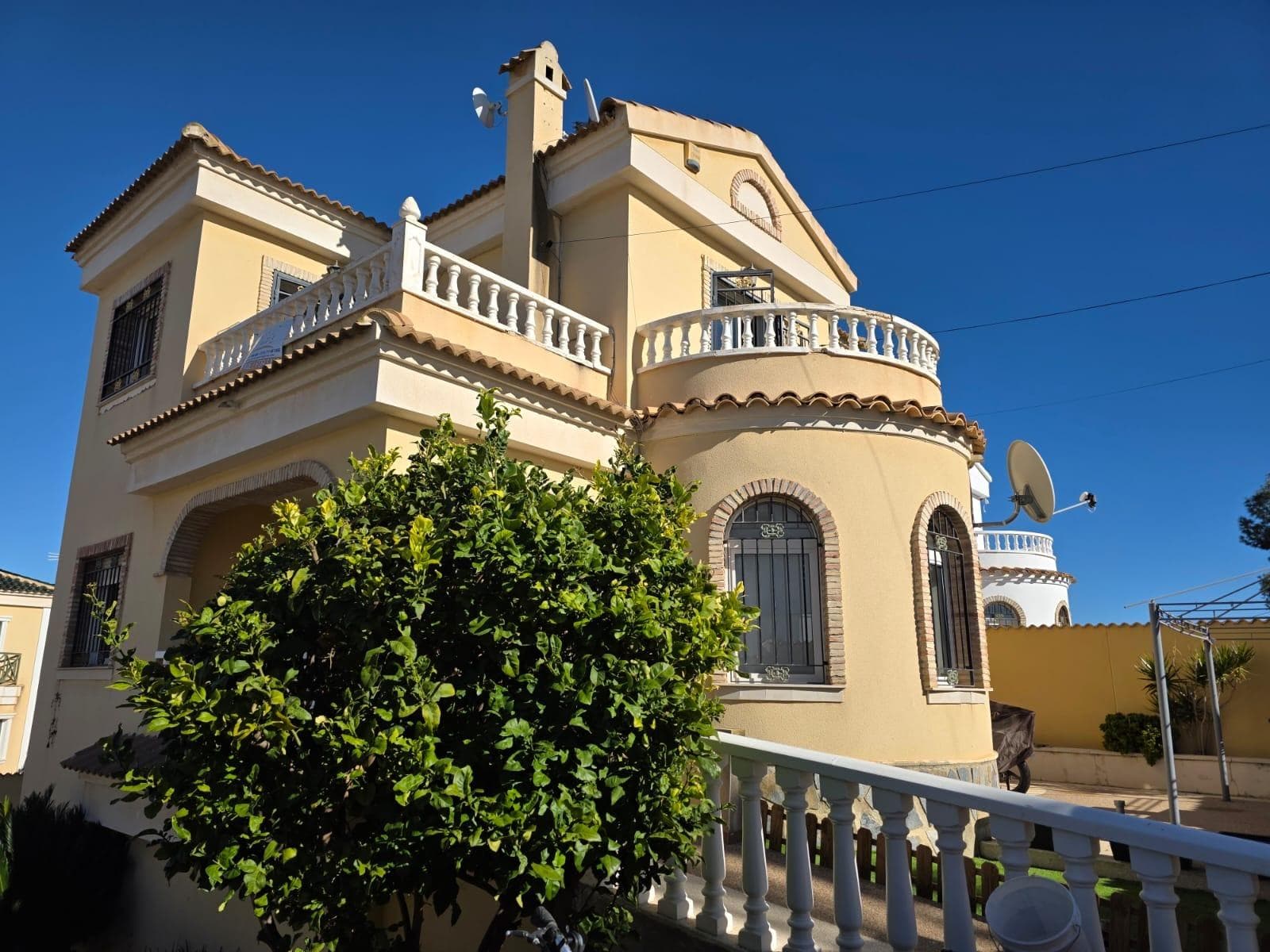 Vrijstaande Villa met 4 slaapkamers in Orihuela Costa - 9