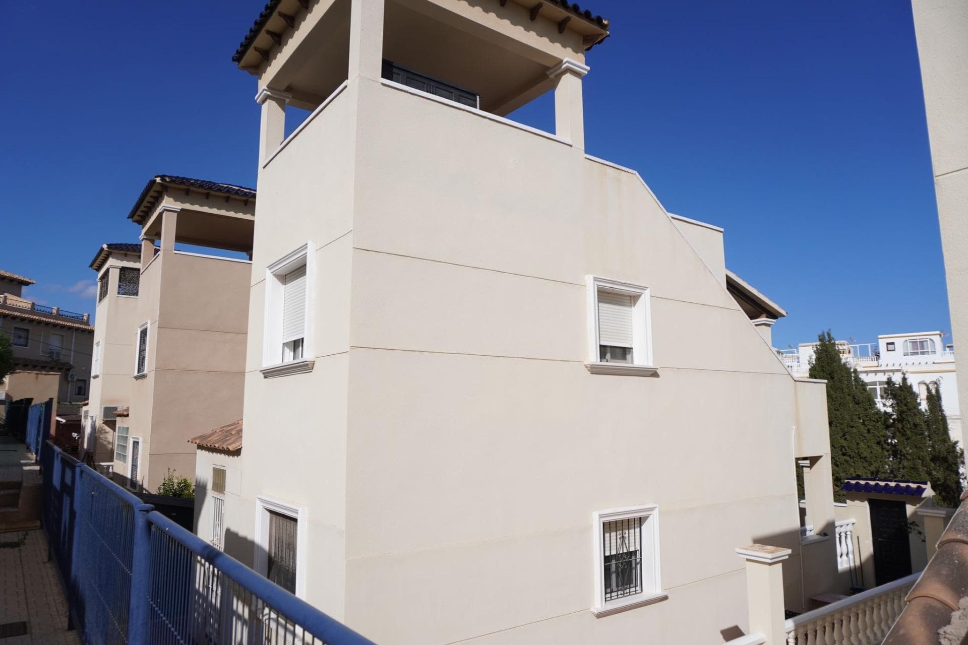 Vrijstaande Villa met 3 slaapkamers in San Miguel de Salinas - 2