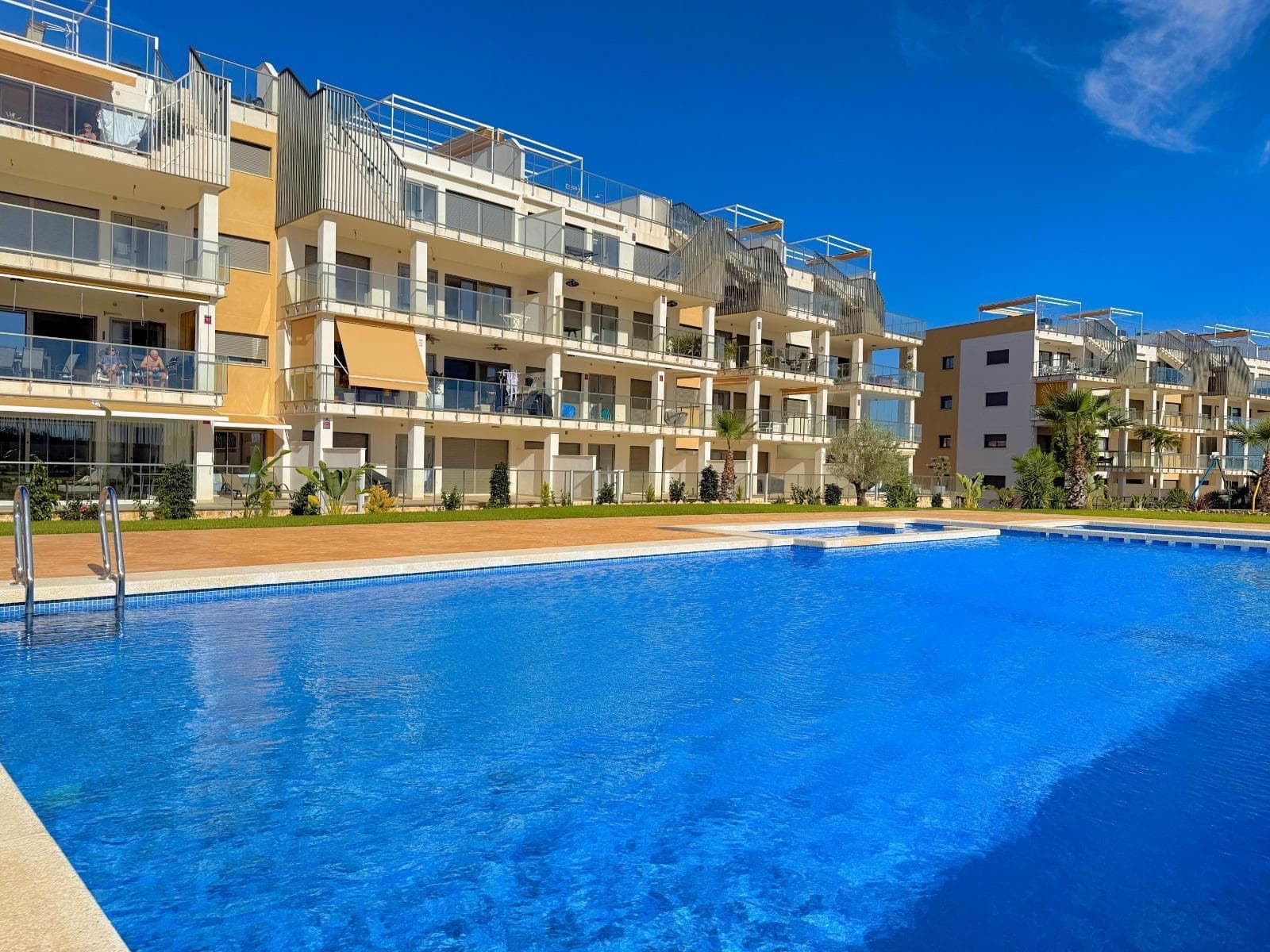 Apartamento Planta Media de 3 dormitorios en Orihuela Costa - 1