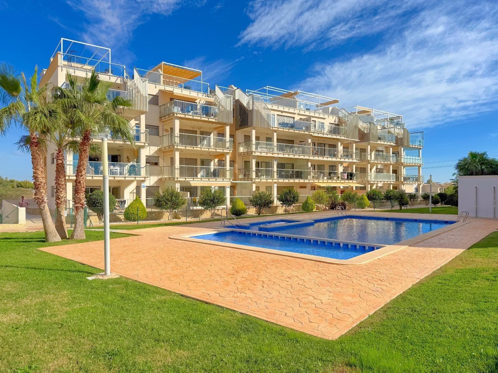 Apartamento Planta Media de 3 dormitorios en Orihuela Costa - 2