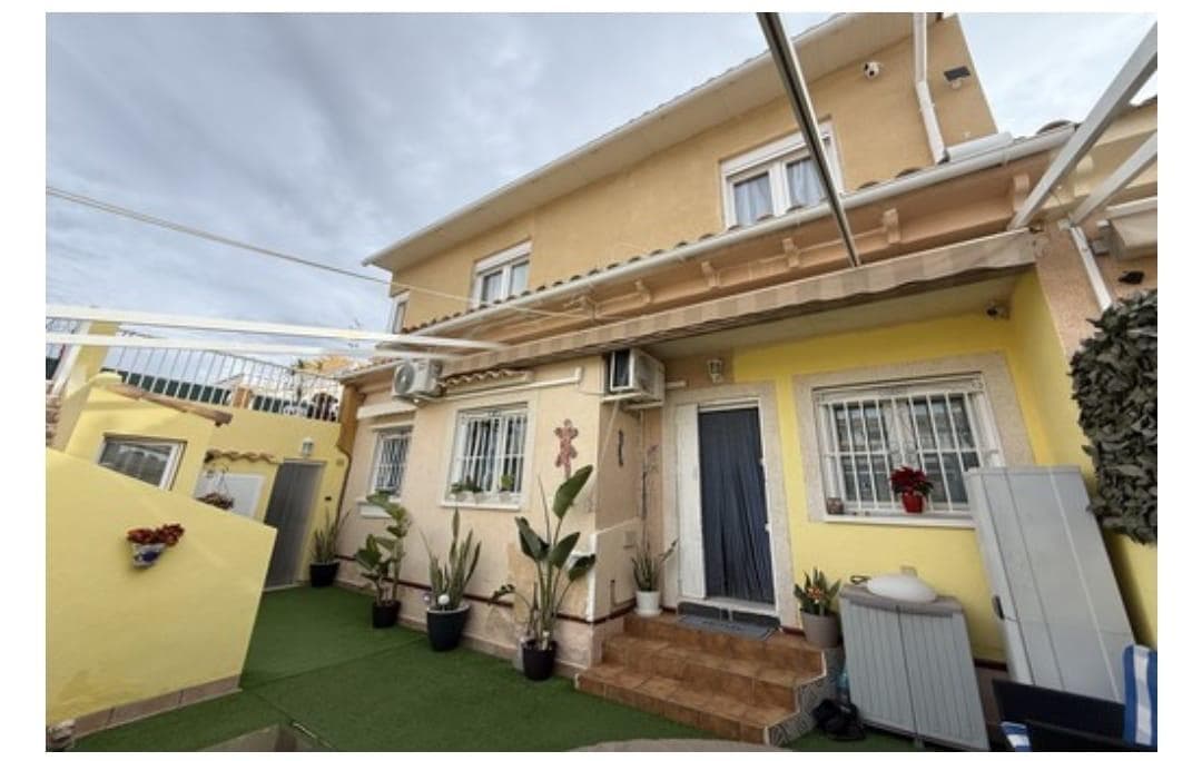 Geschakelde Woning met 4 slaapkamers in Orihuela Costa - 2