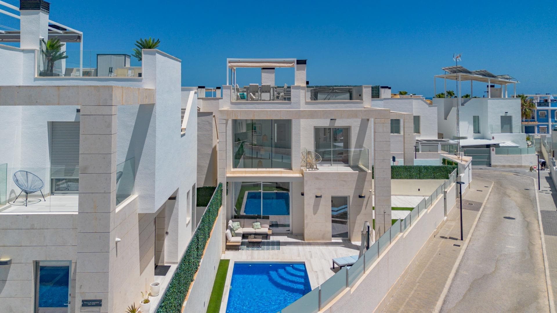3 bed Detached Villa in Orihuela Costa - 32
