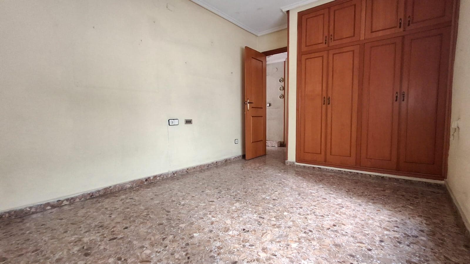Apartamento Planta Media de 4 dormitorios en Orihuela - 18