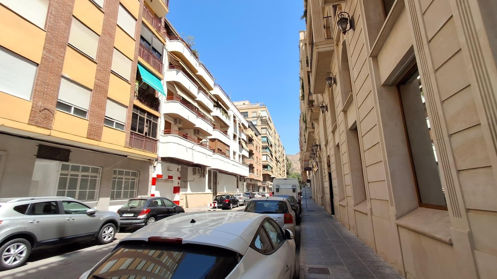 Apartamento Planta Media de 4 dormitorios en Orihuela - 2
