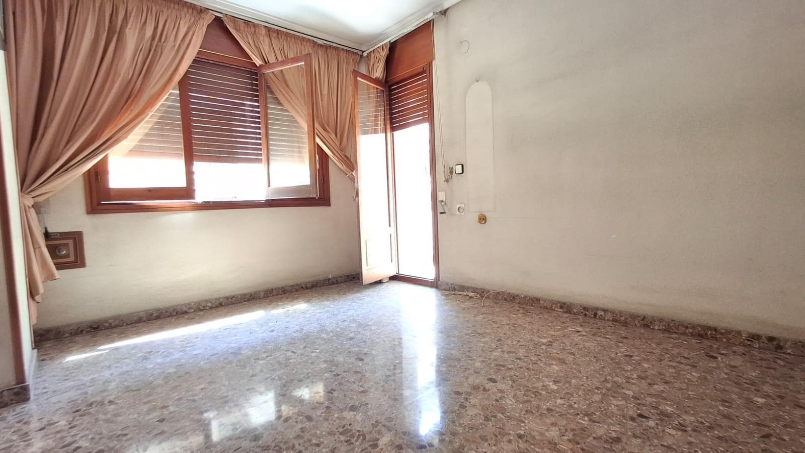Apartamento Planta Media de 4 dormitorios en Orihuela - 21