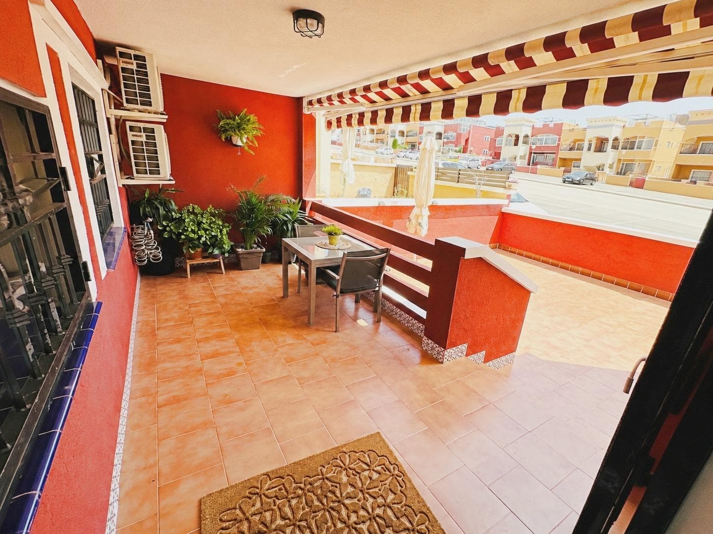 Bungalow de 2 dormitorios en Orihuela Costa - 1