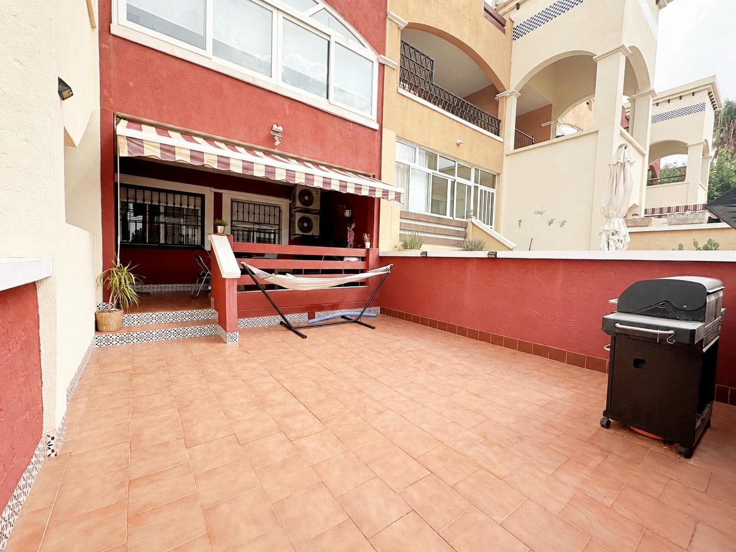 Bungalow de 2 dormitorios en Orihuela Costa - 1