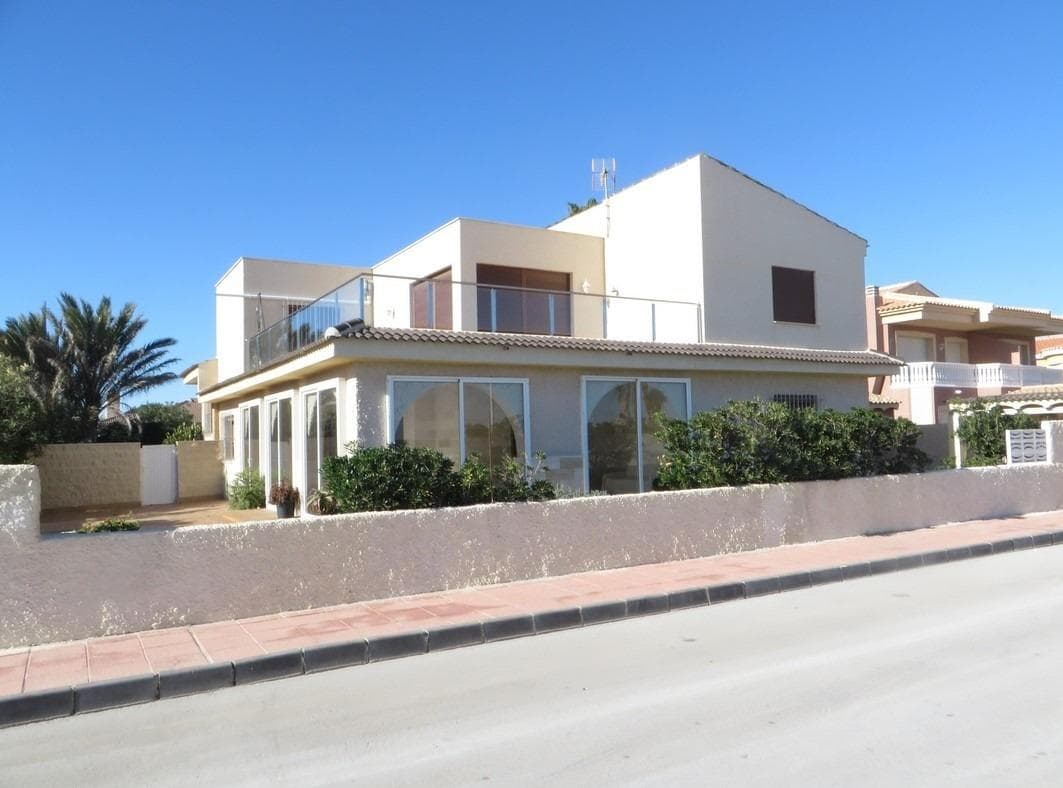 Villa - Chalet de 9 dormitorios en La Manga Del Mar Menor - 2