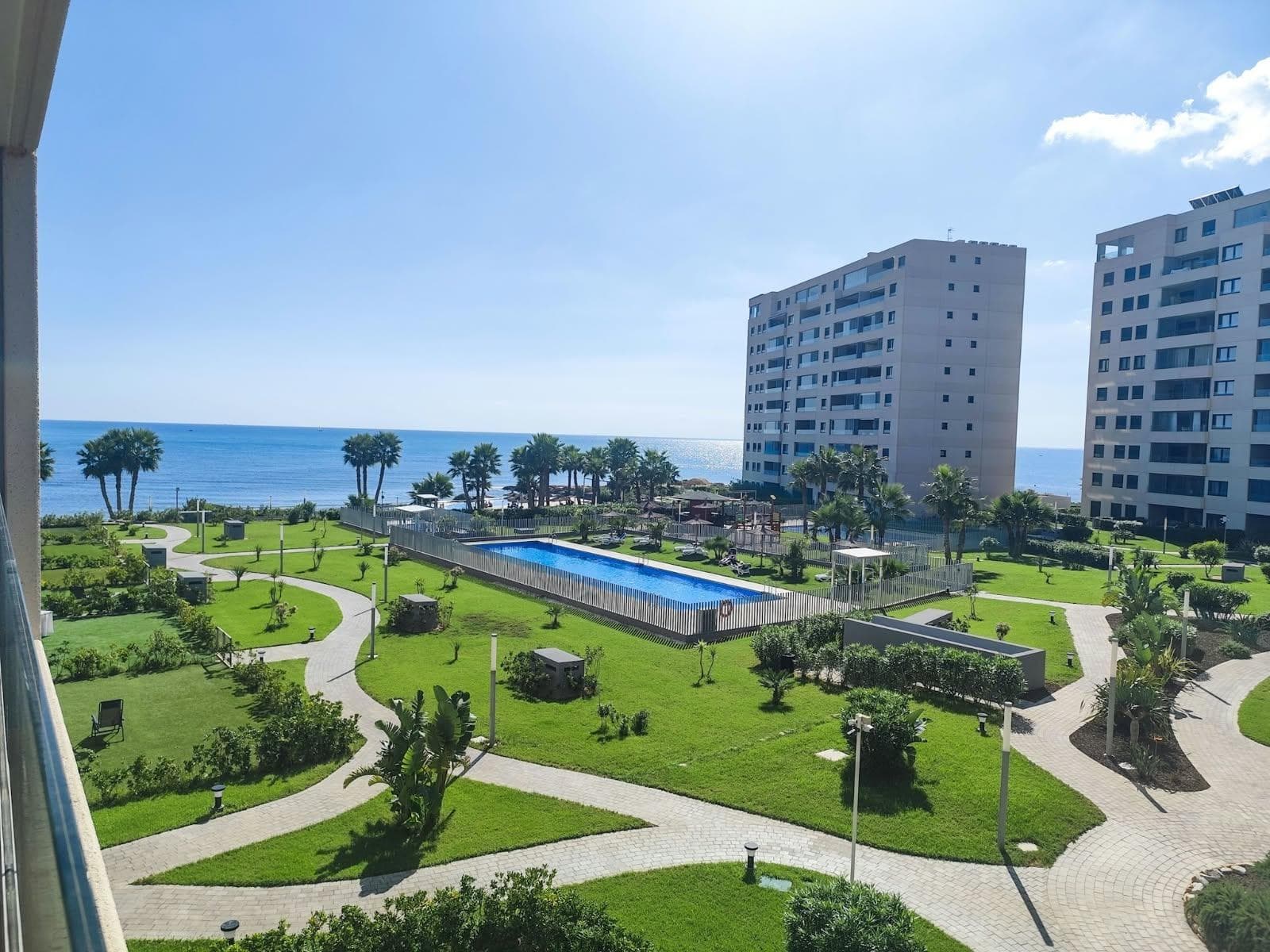 Apartamento Planta Media de 3 dormitorios en Orihuela Costa - 1