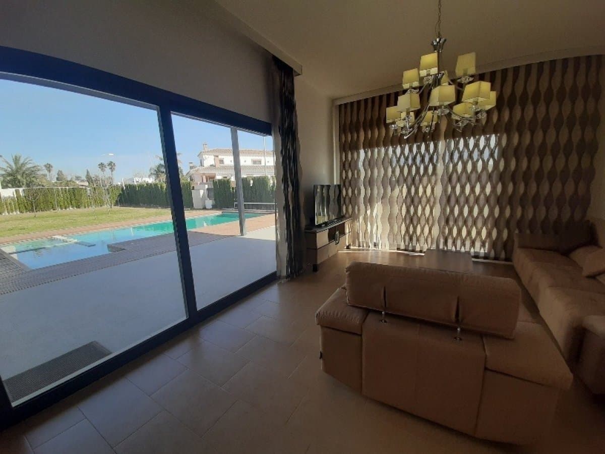 Vrijstaande Villa met 4 slaapkamers in San Javier - 1