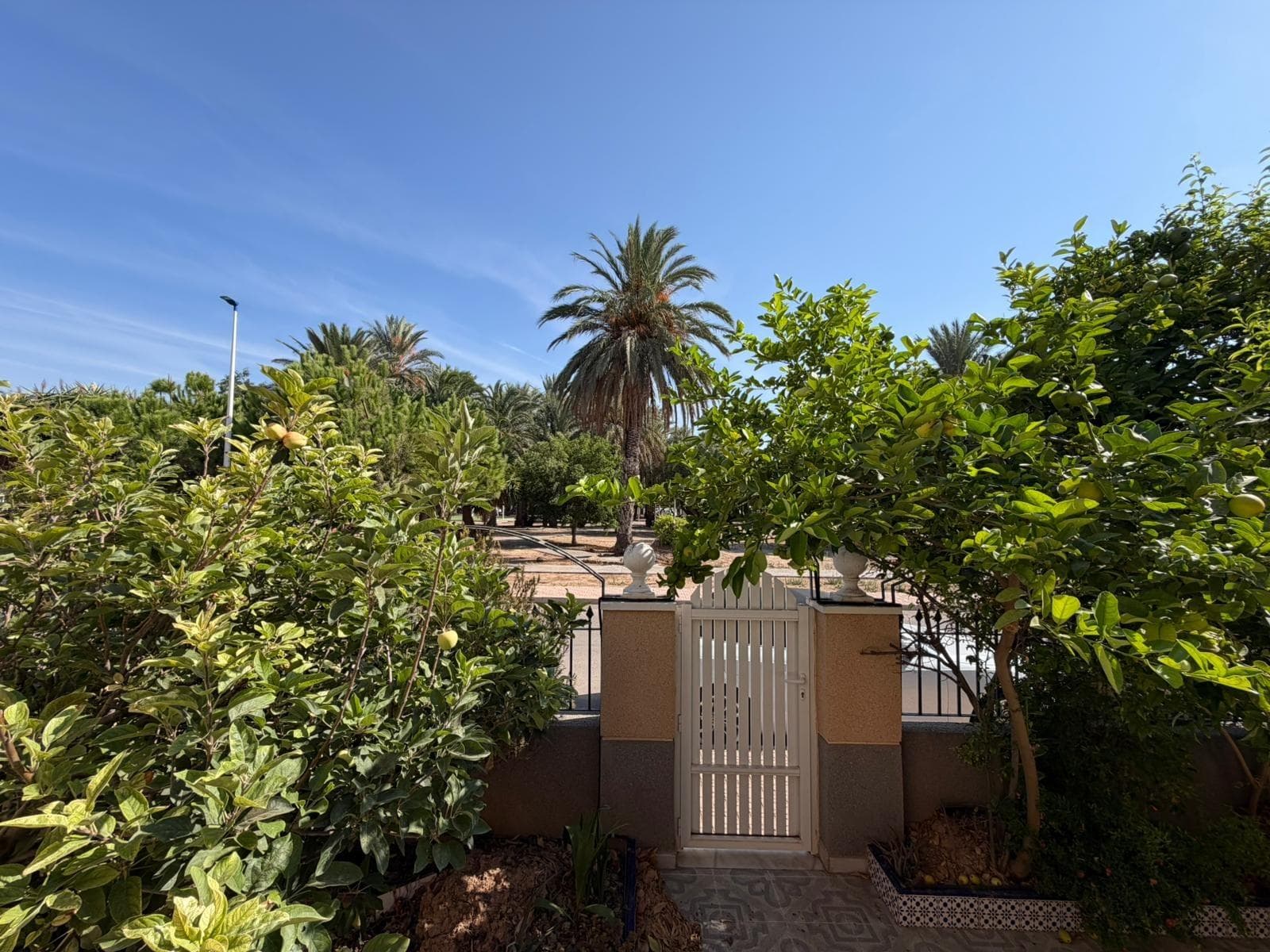 Villa - Chalet de 5 dormitorios en Santiago de la Ribera - 1
