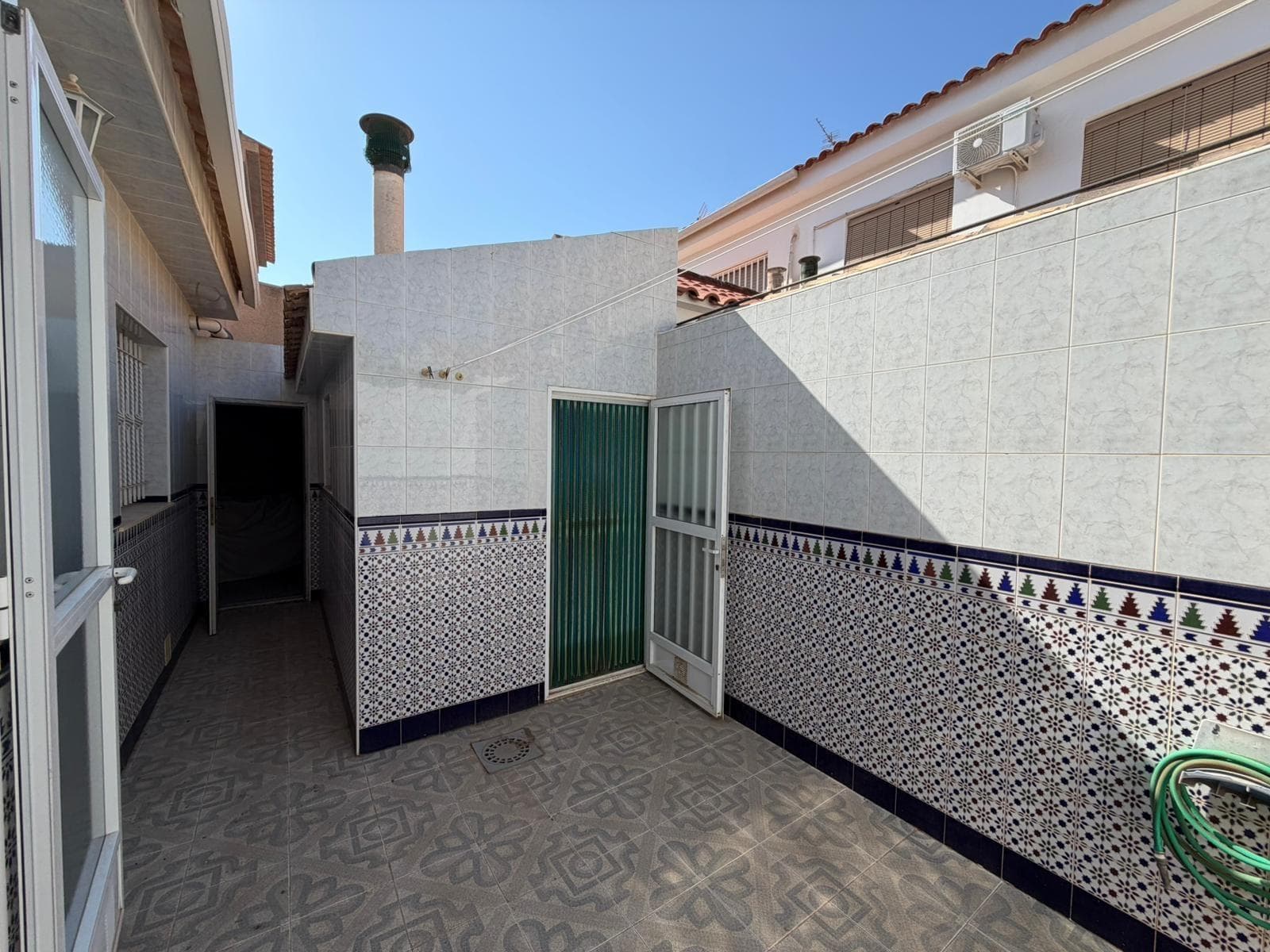 Villa - Chalet de 5 dormitorios en Santiago de la Ribera - 26