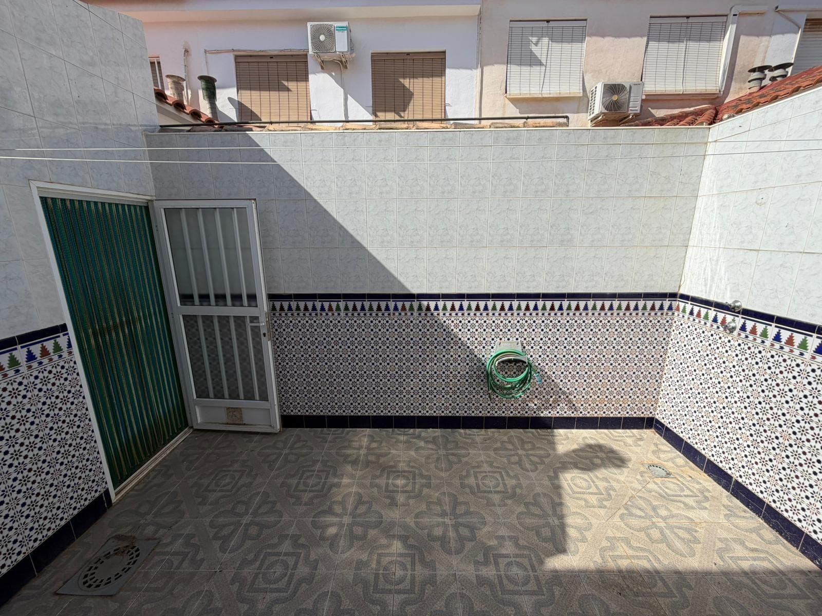 Villa - Chalet de 5 dormitorios en Santiago de la Ribera - 27