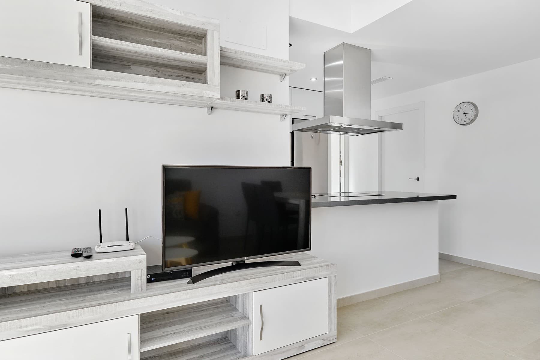 2 bed Middle Floor Apartment in Orihuela Costa - 15