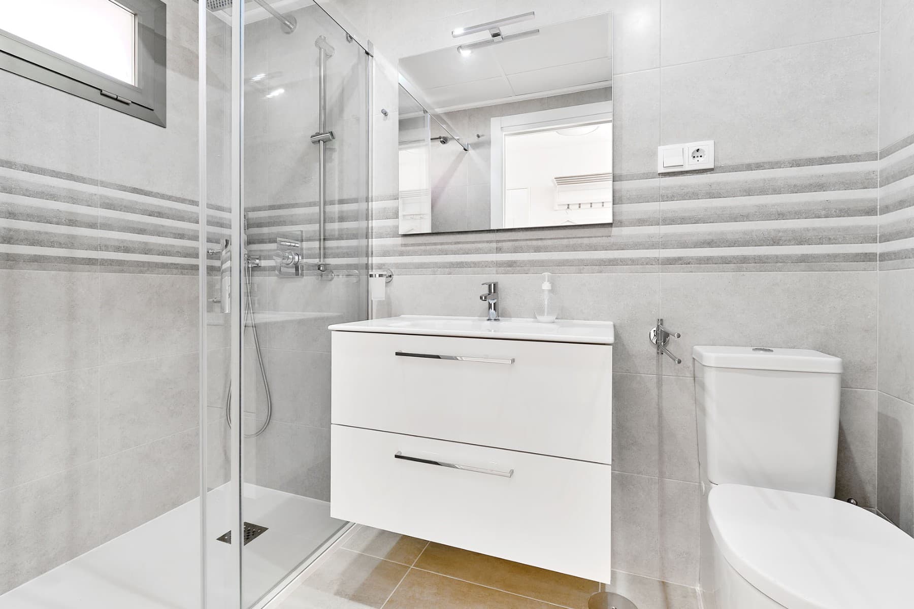 2 bed Middle Floor Apartment in Orihuela Costa - 37