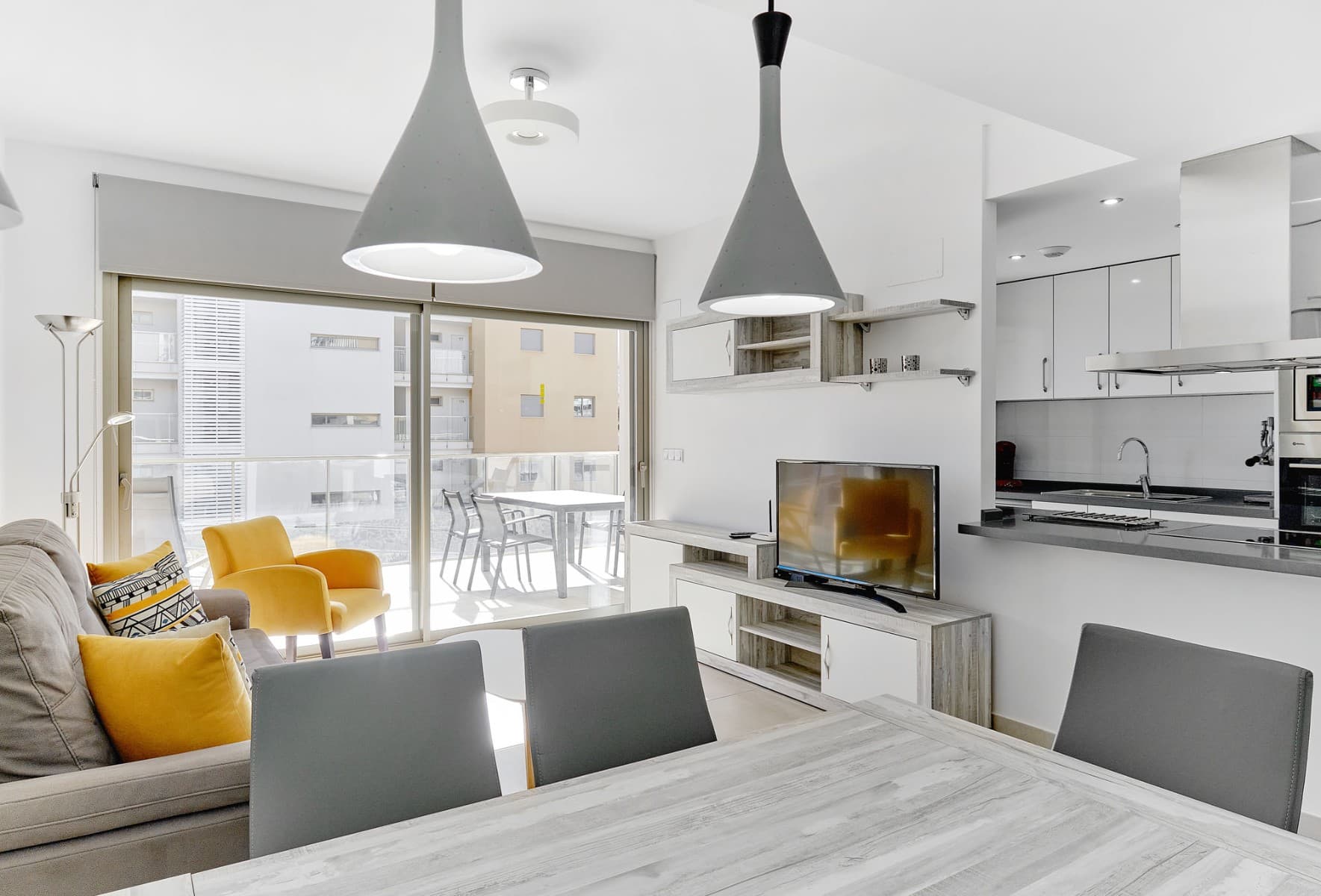 2 bed Middle Floor Apartment in Orihuela Costa - 8
