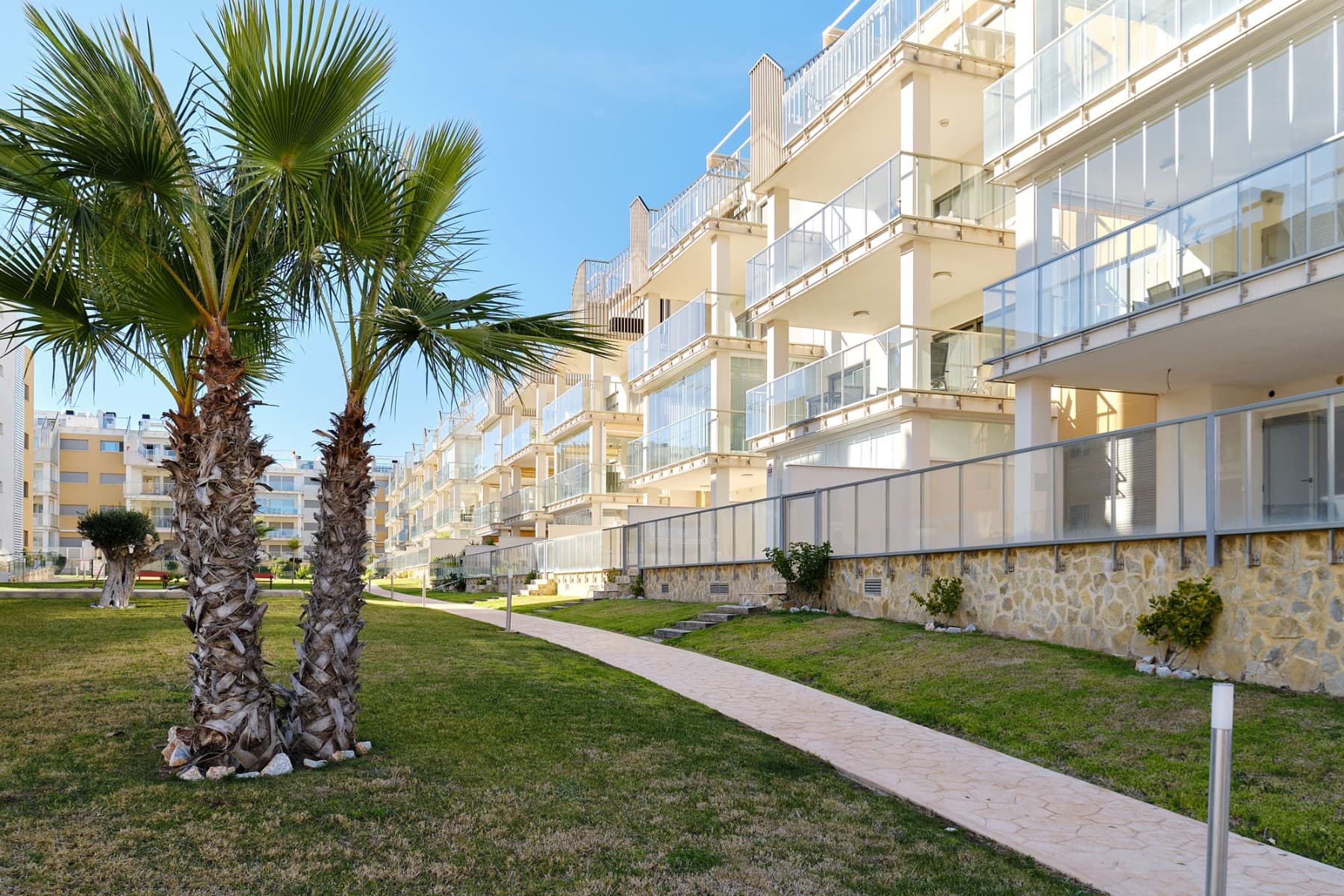 2 bed Middle Floor Apartment in Orihuela Costa - 40