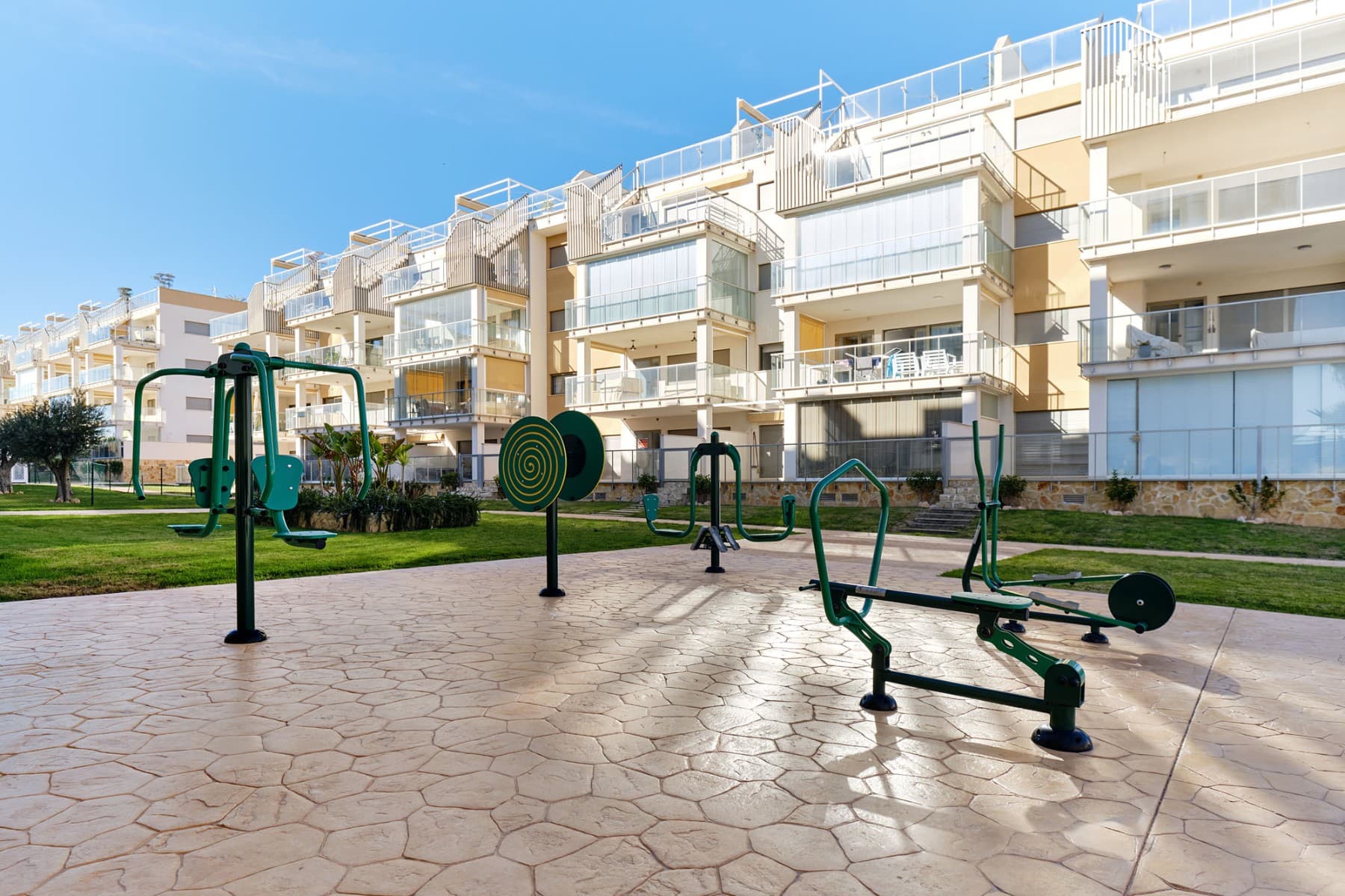 2 bed Middle Floor Apartment in Orihuela Costa - 39