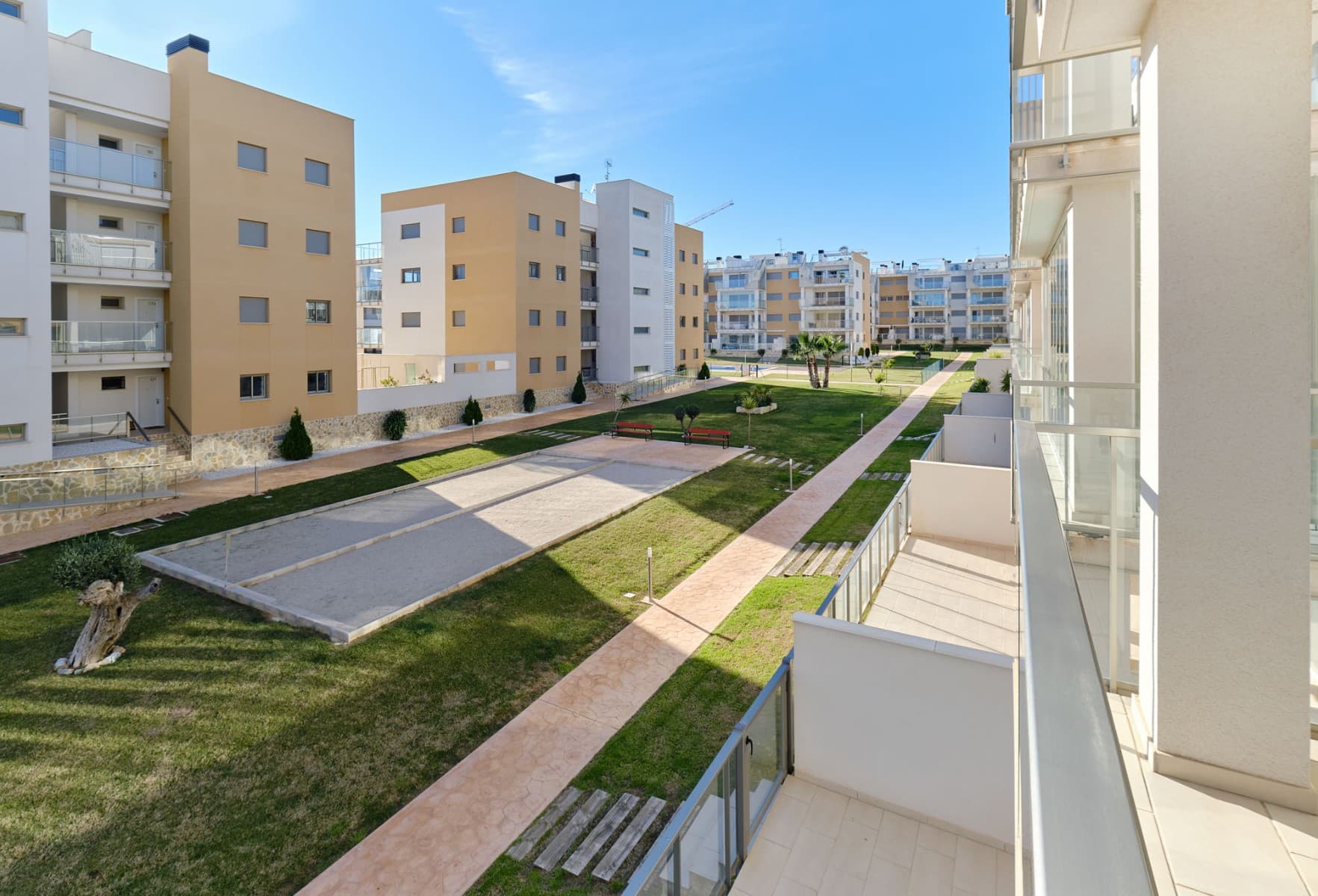 2 bed Middle Floor Apartment in Orihuela Costa - 20