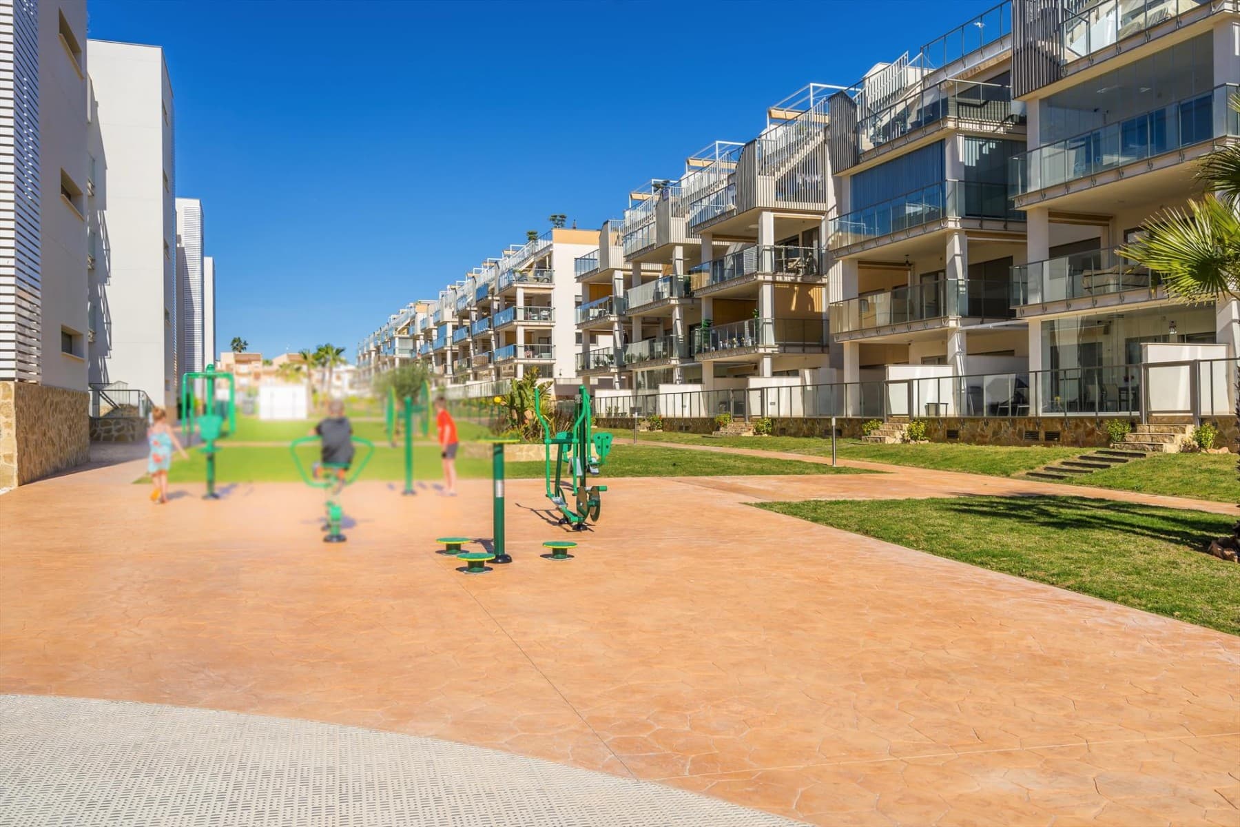 2 bed Middle Floor Apartment in Orihuela Costa - 49