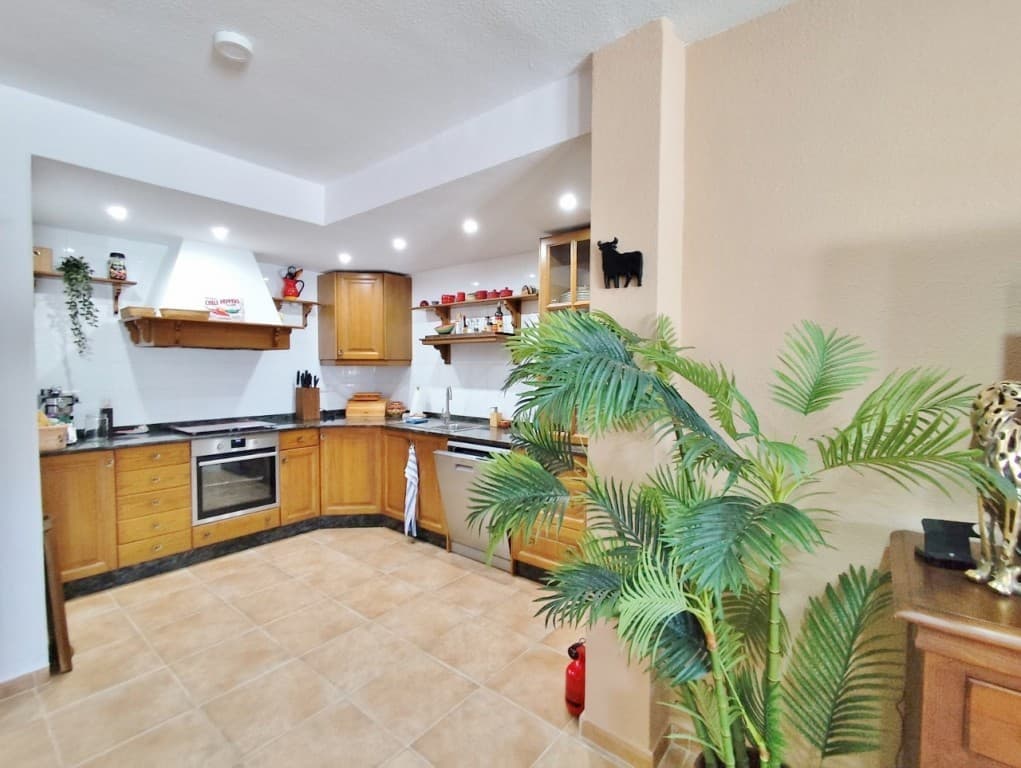 Vrijstaande Villa met 4 slaapkamers in San Miguel de Salinas - 10