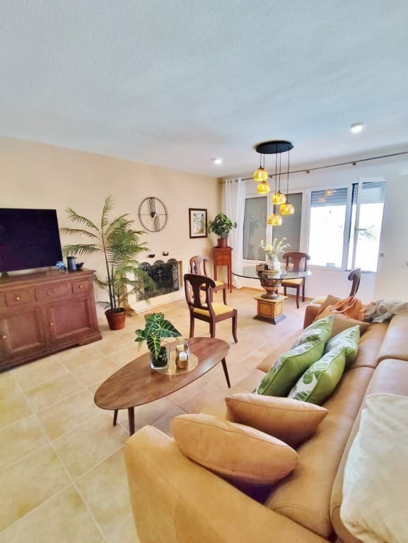 Vrijstaande Villa met 4 slaapkamers in San Miguel de Salinas - 2