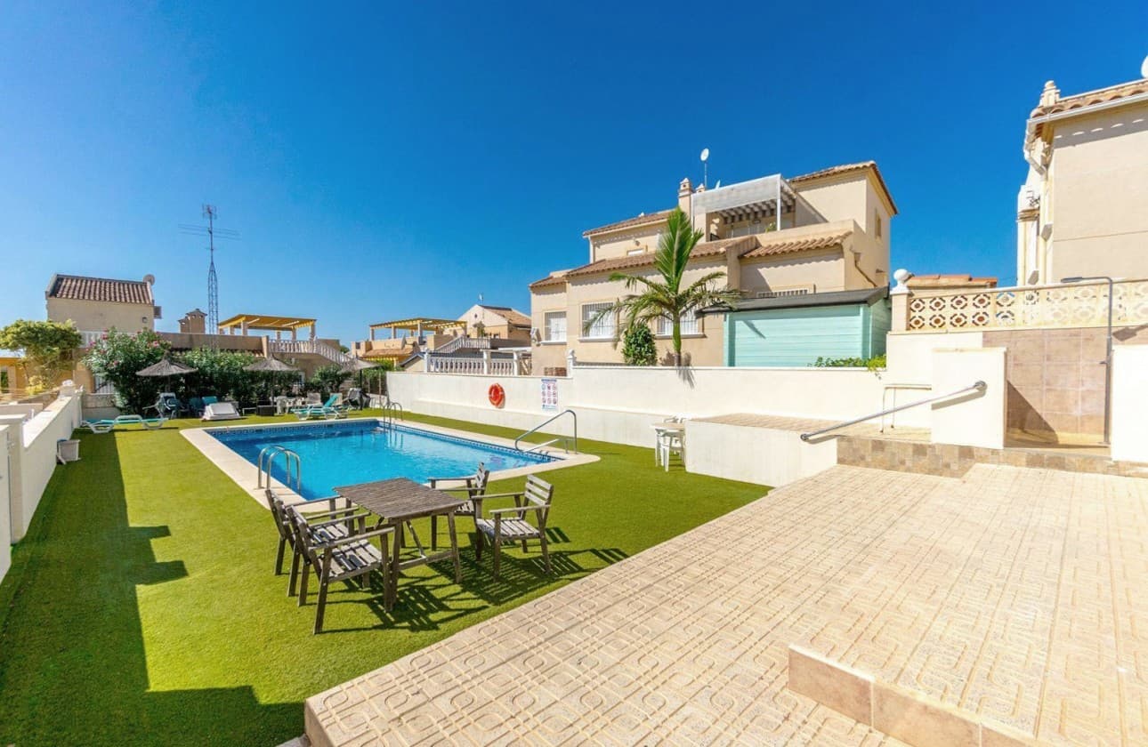 Bungalow met 2 slaapkamers in San Miguel de Salinas - 25