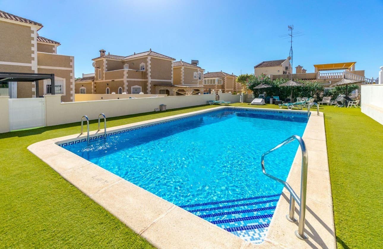 Bungalow met 2 slaapkamers in San Miguel de Salinas - 23