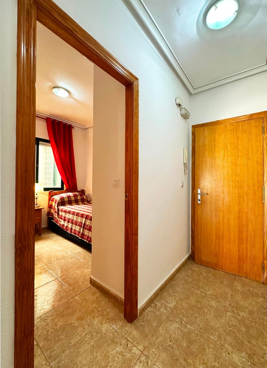 2 bed Middle Floor Apartment in Orihuela Costa - 20