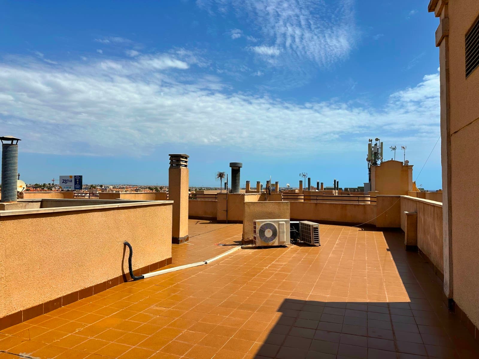 2 bed Middle Floor Apartment in Orihuela Costa - 27