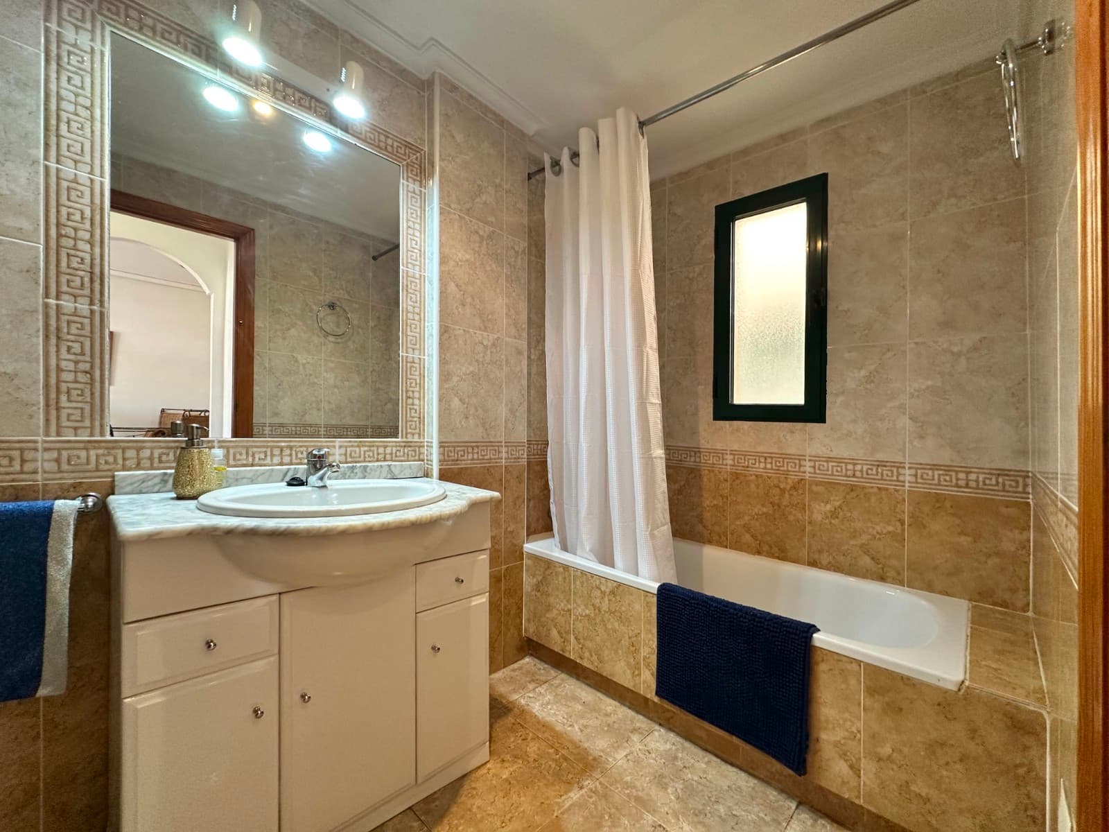 2 bed Middle Floor Apartment in Orihuela Costa - 13