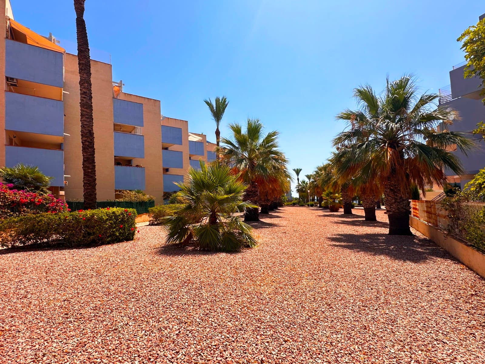 Apartamento Planta Media de 2 dormitorios en Orihuela Costa - 40