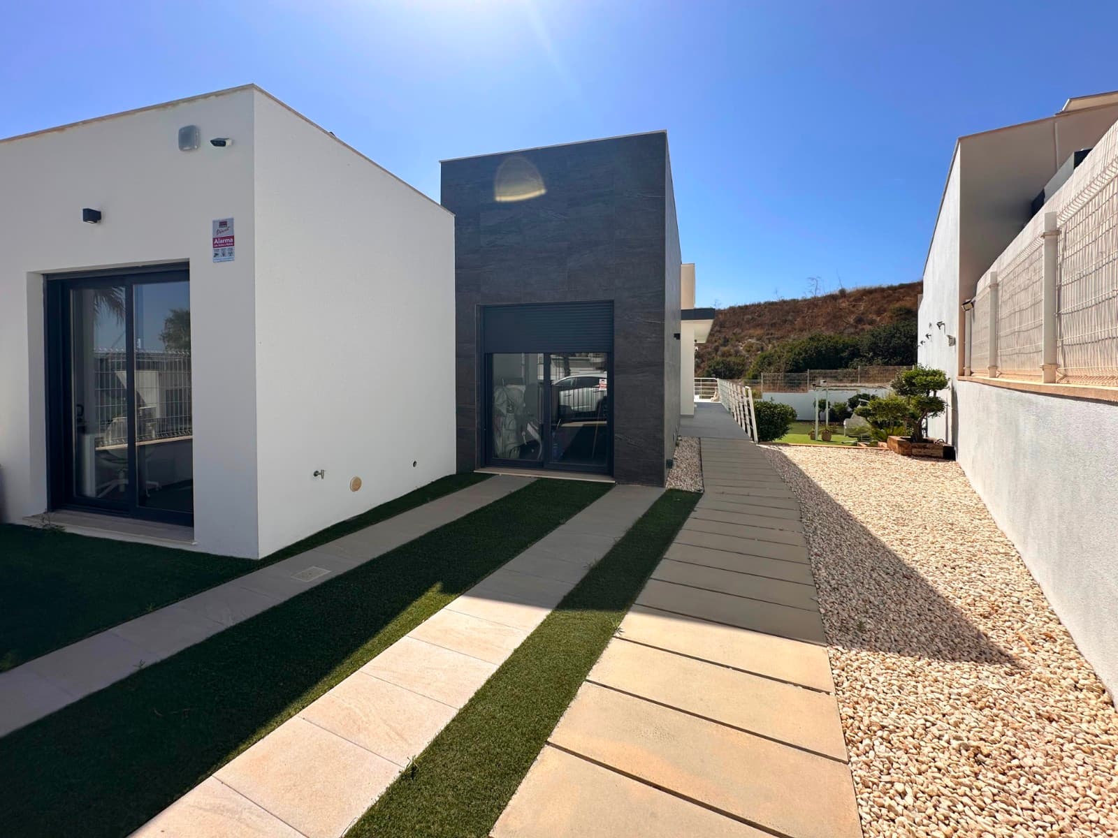 Villa - Chalet de 5 dormitorios en San Miguel de Salinas - 8