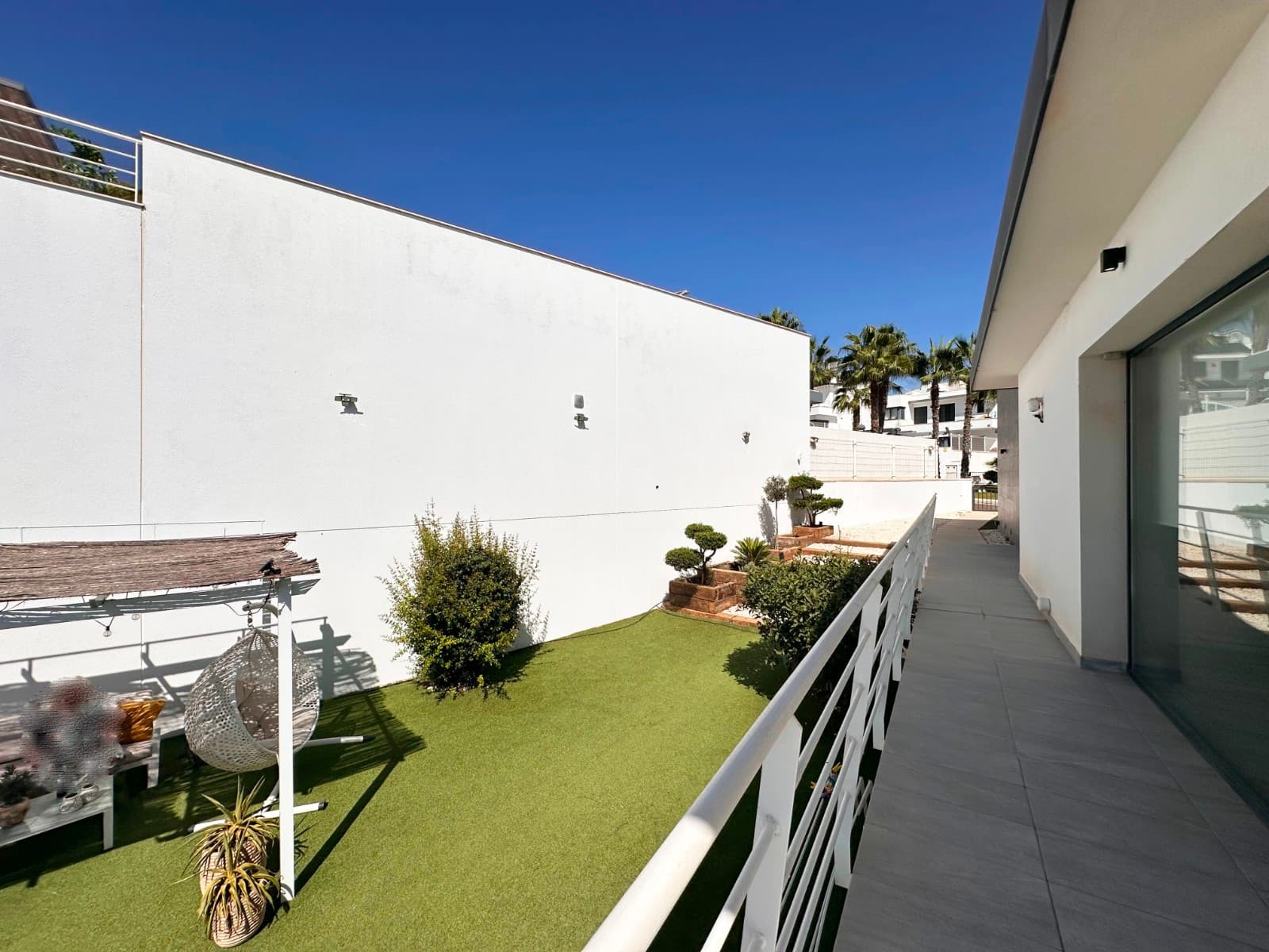 Villa - Chalet de 5 dormitorios en San Miguel de Salinas - 34