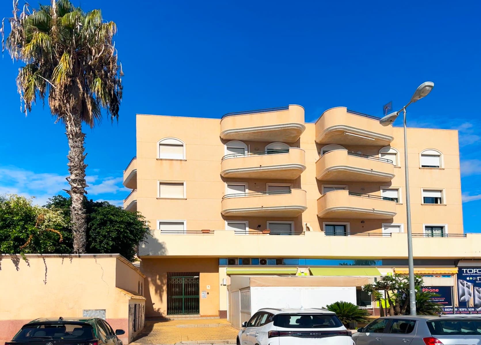 Apartamento Planta Media de 3 dormitorios en Orihuela Costa - 1