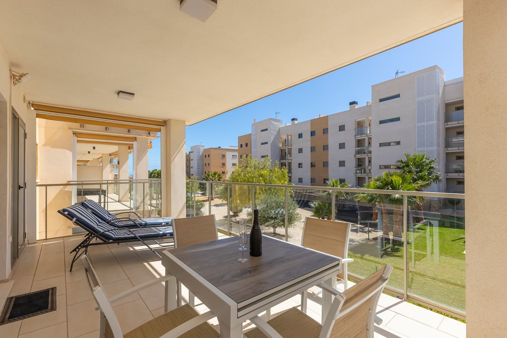 Apartamento Planta Media de 2 dormitorios en Orihuela Costa - 1