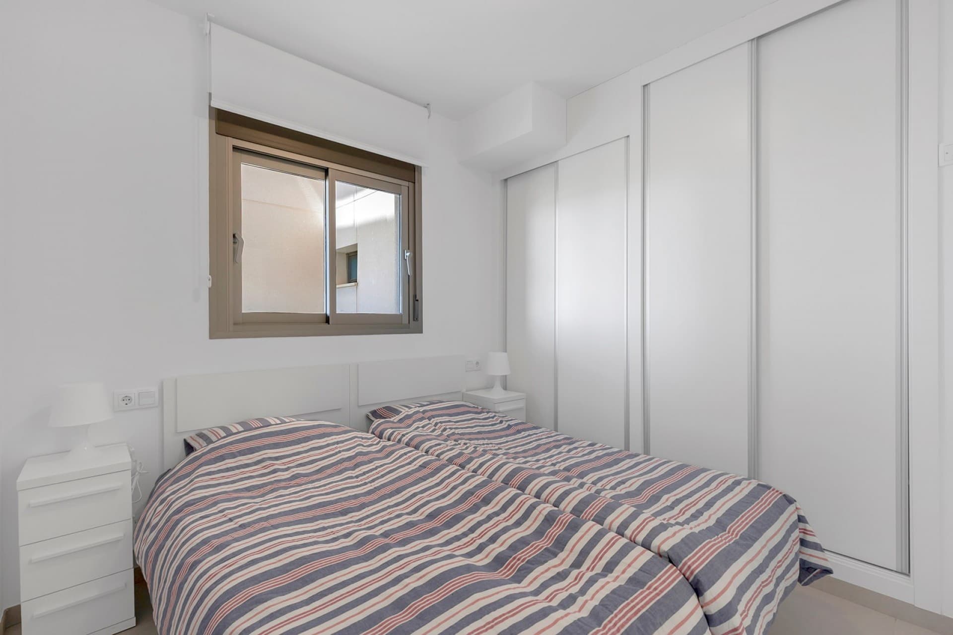 Apartamento Planta Media de 2 dormitorios en Orihuela Costa - 20