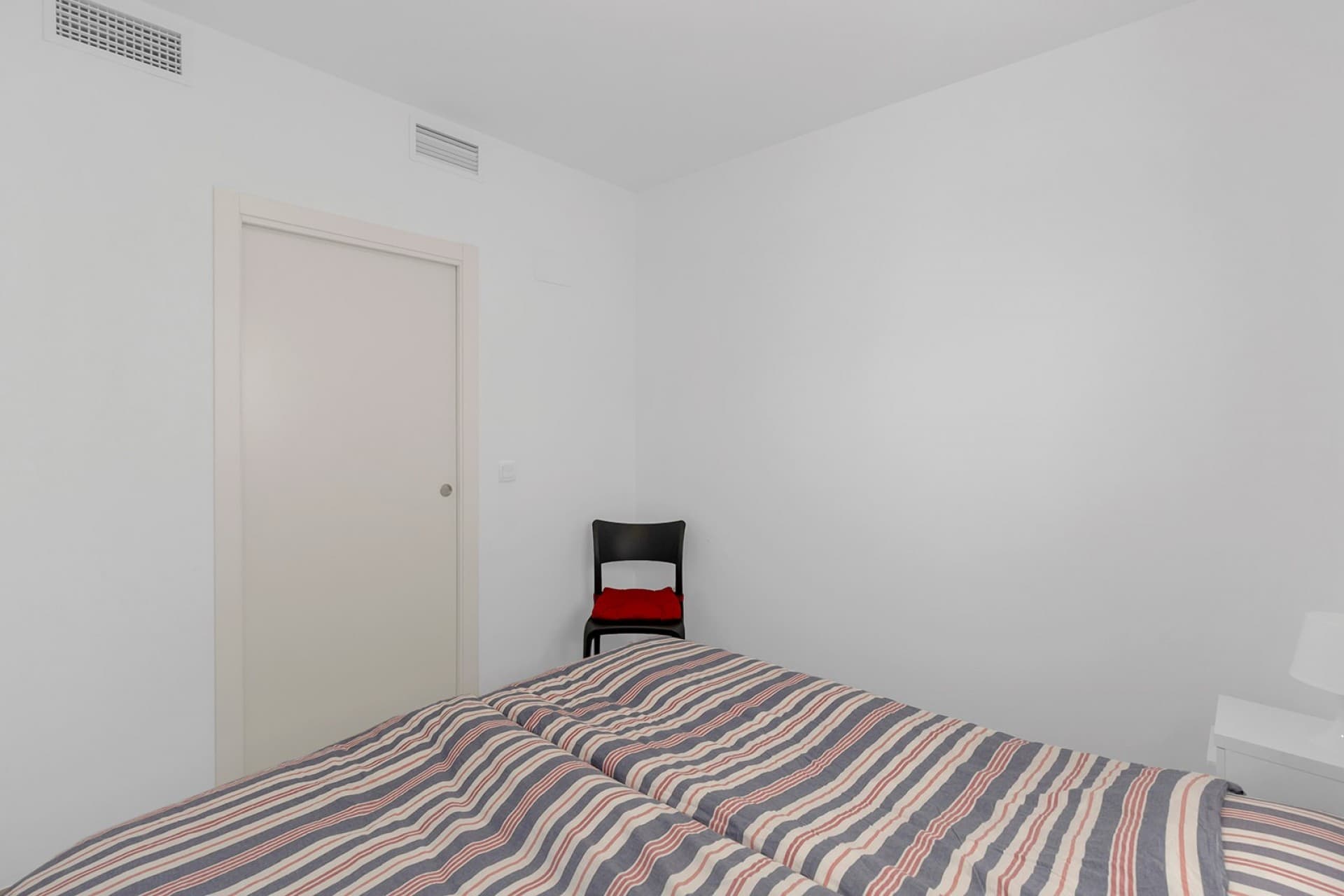 Apartamento Planta Media de 2 dormitorios en Orihuela Costa - 21