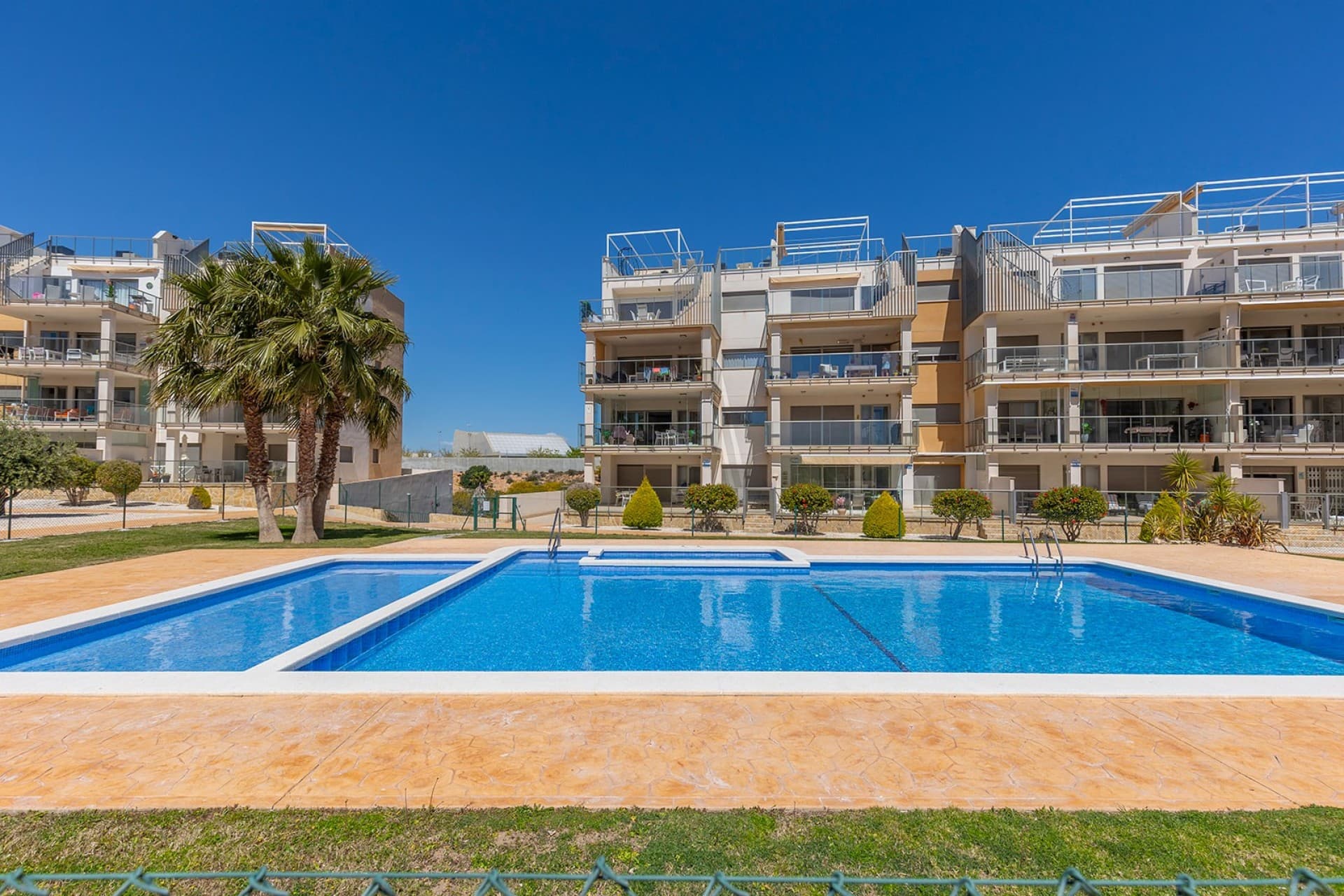 Apartamento Planta Media de 2 dormitorios en Orihuela Costa - 25